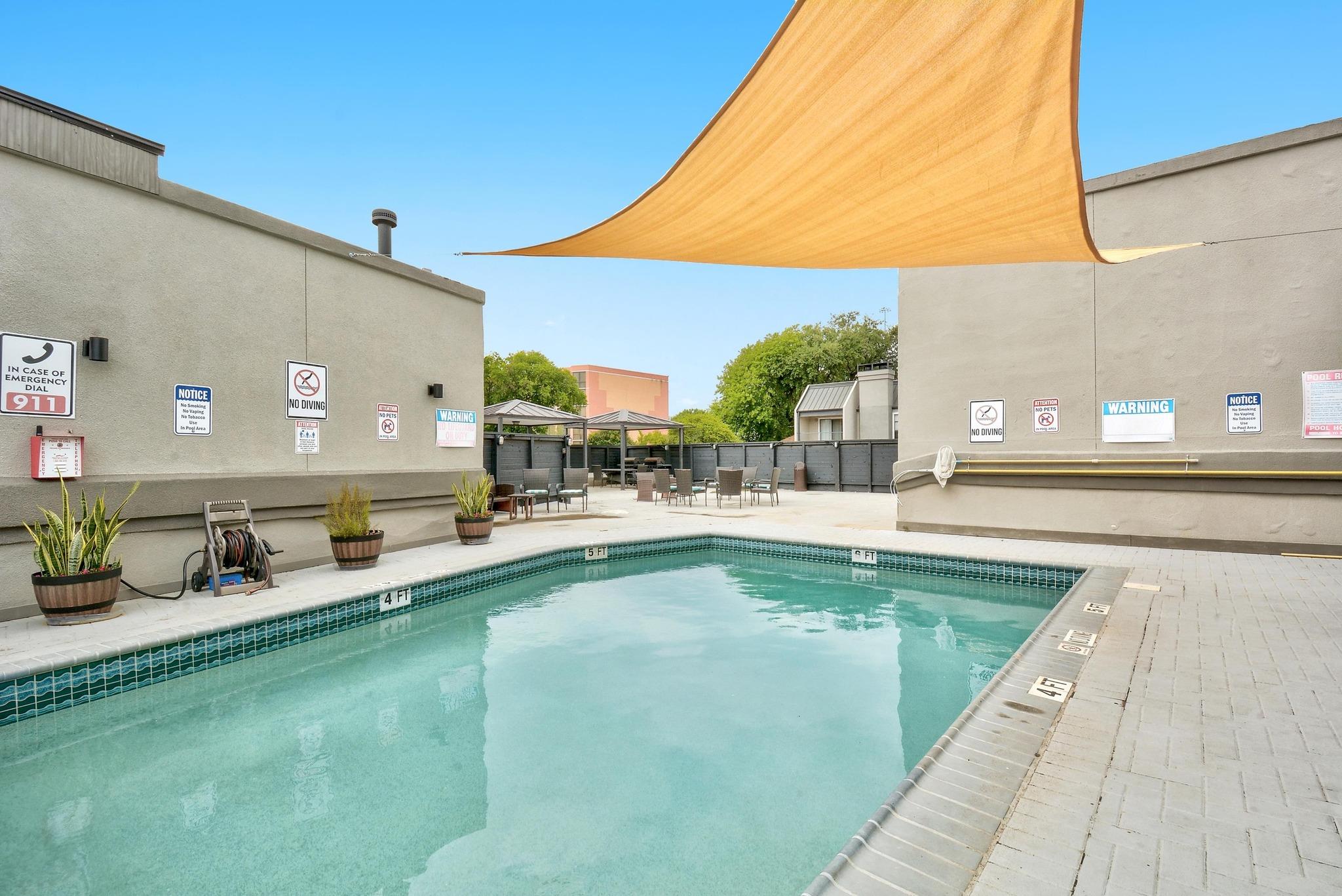 935 La Posada Dr # 128, Austin, TX 78752