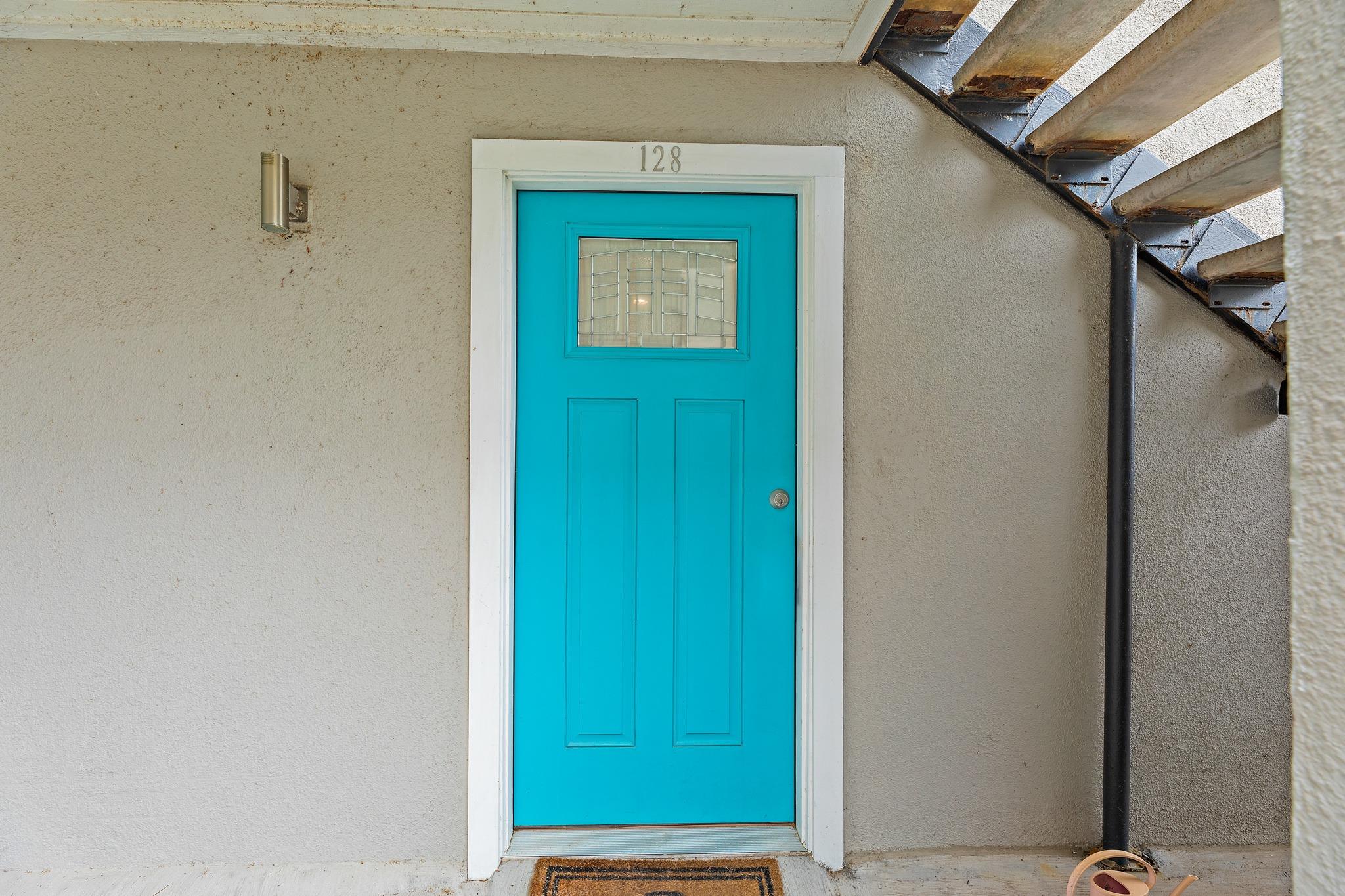 935 La Posada Dr # 128, Austin, TX 78752