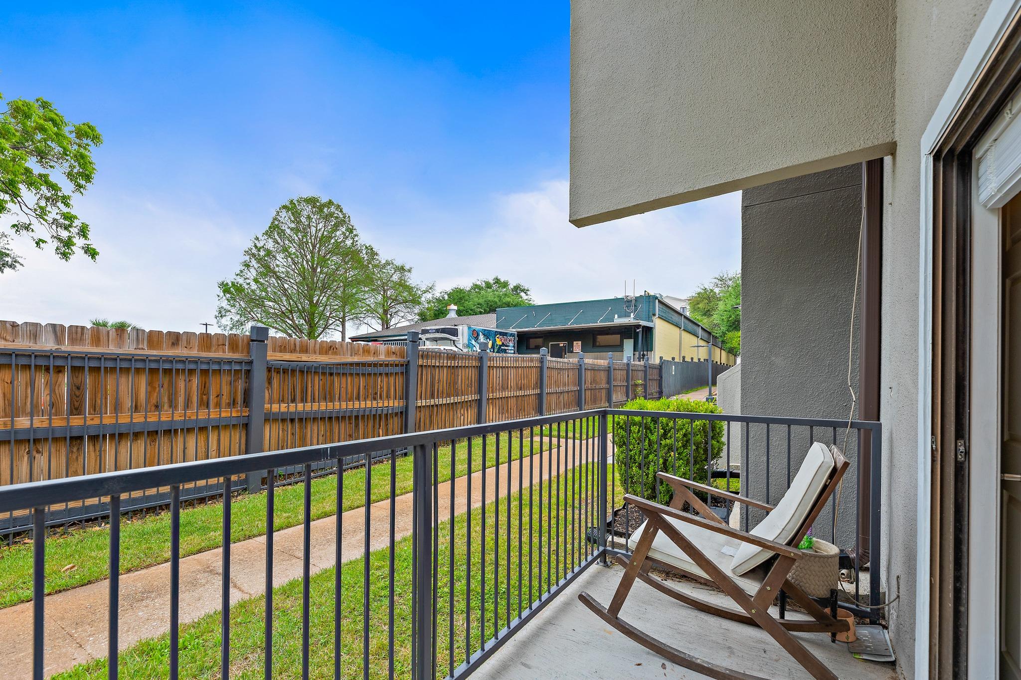 935 La Posada Dr # 128, Austin, TX 78752