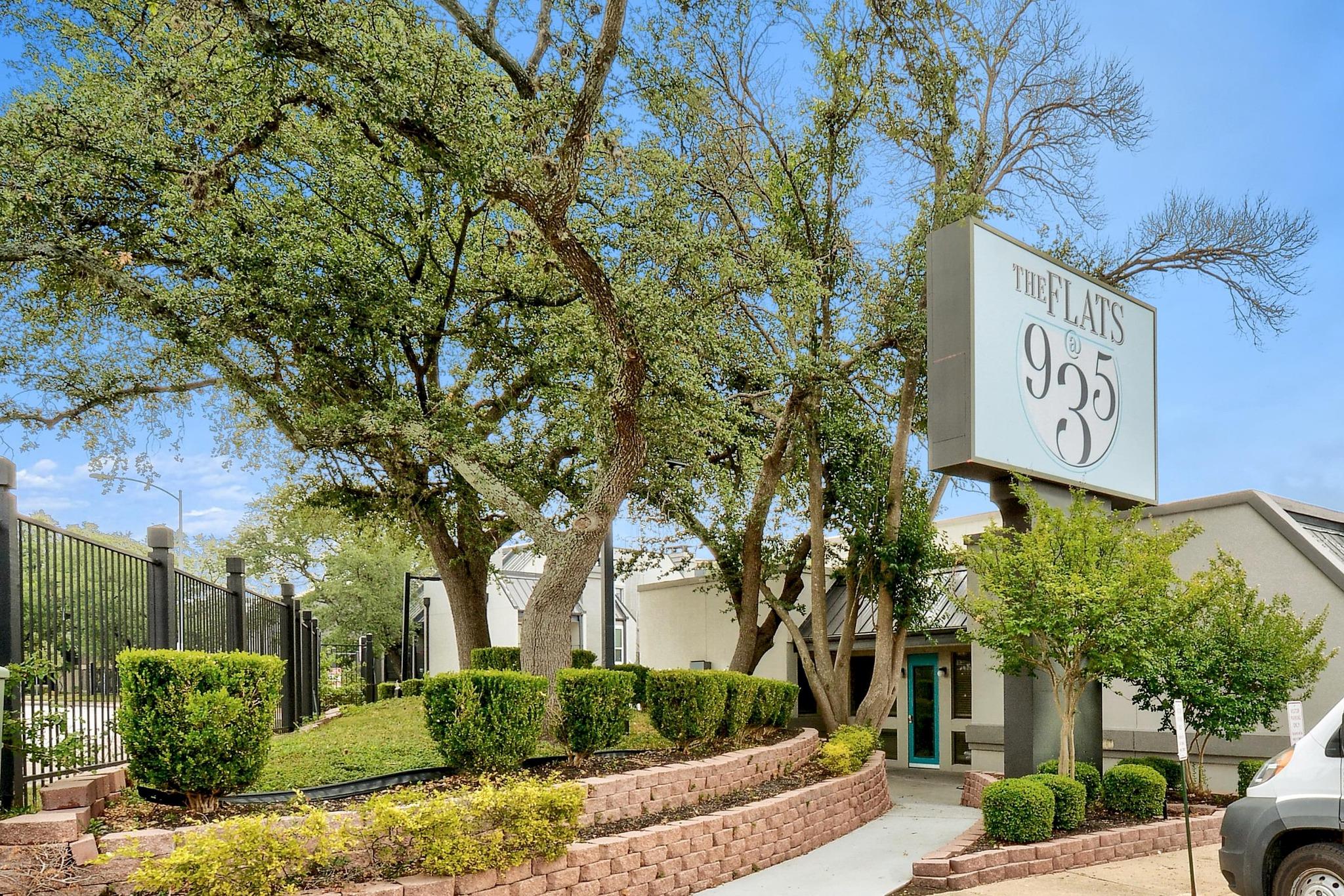 935 La Posada Dr # 128, Austin, TX 78752