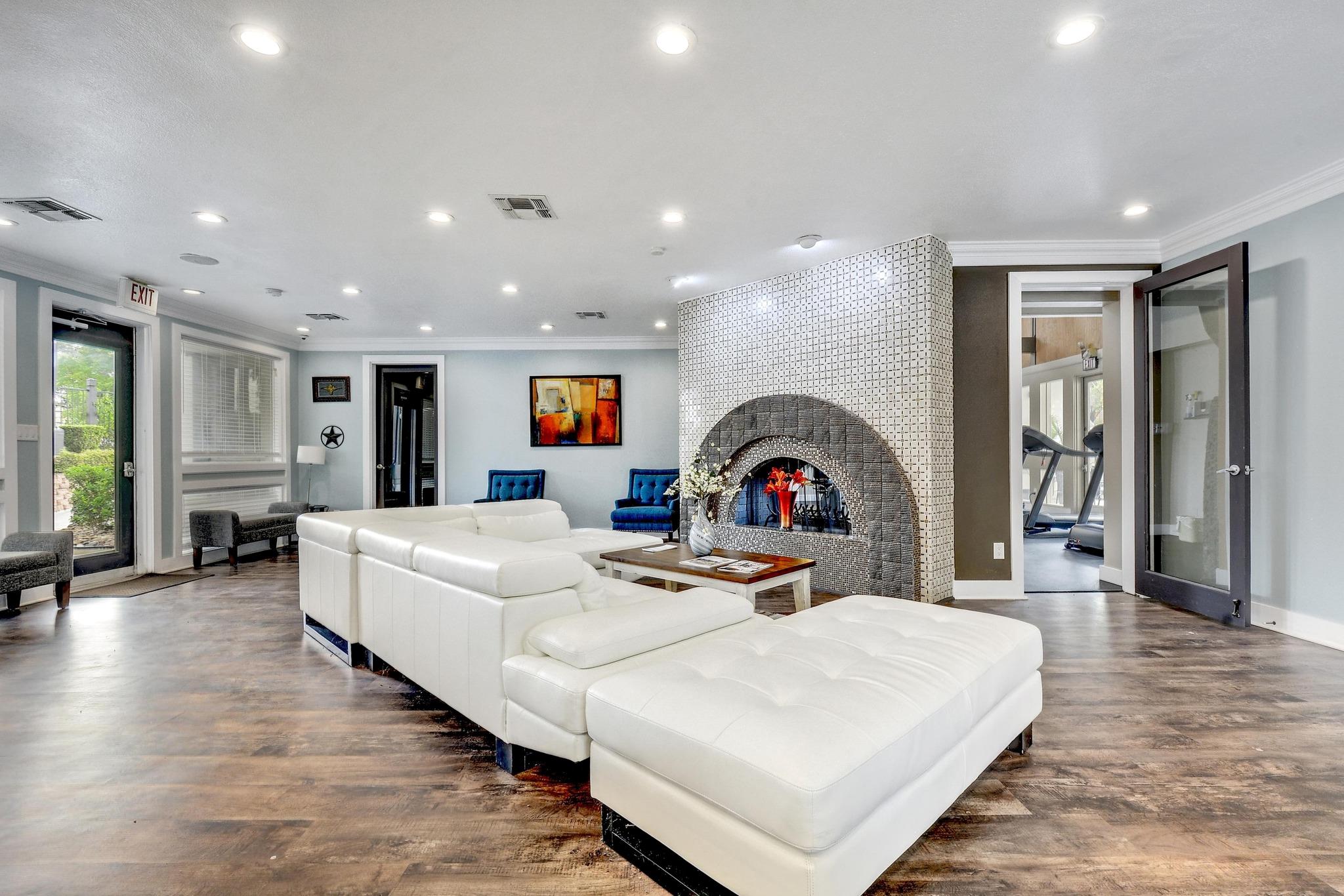 935 La Posada Dr # 128, Austin, TX 78752