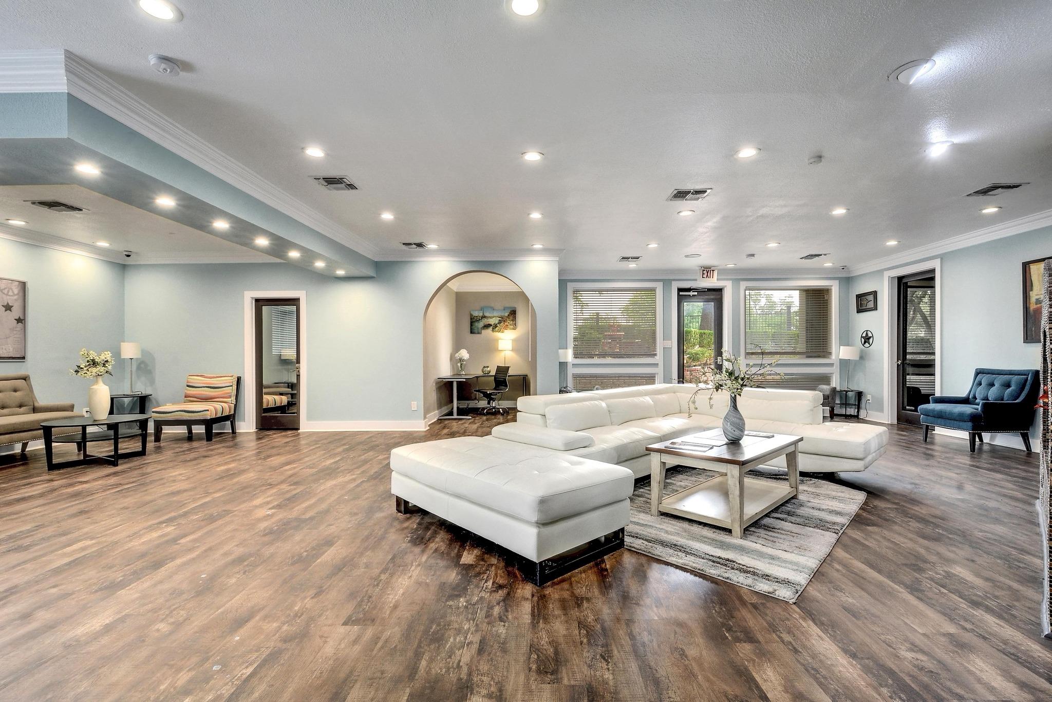 935 La Posada Dr # 128, Austin, TX 78752