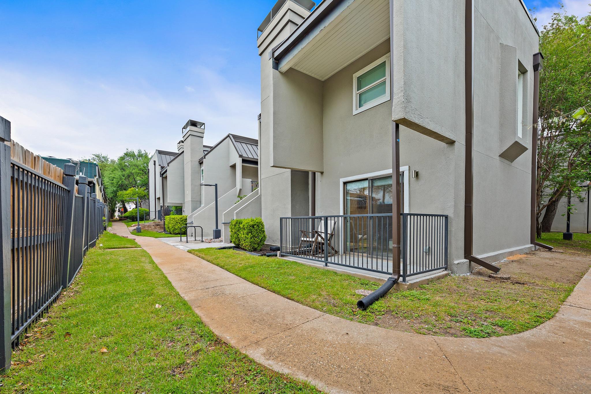 935 La Posada Dr # 128, Austin, TX 78752