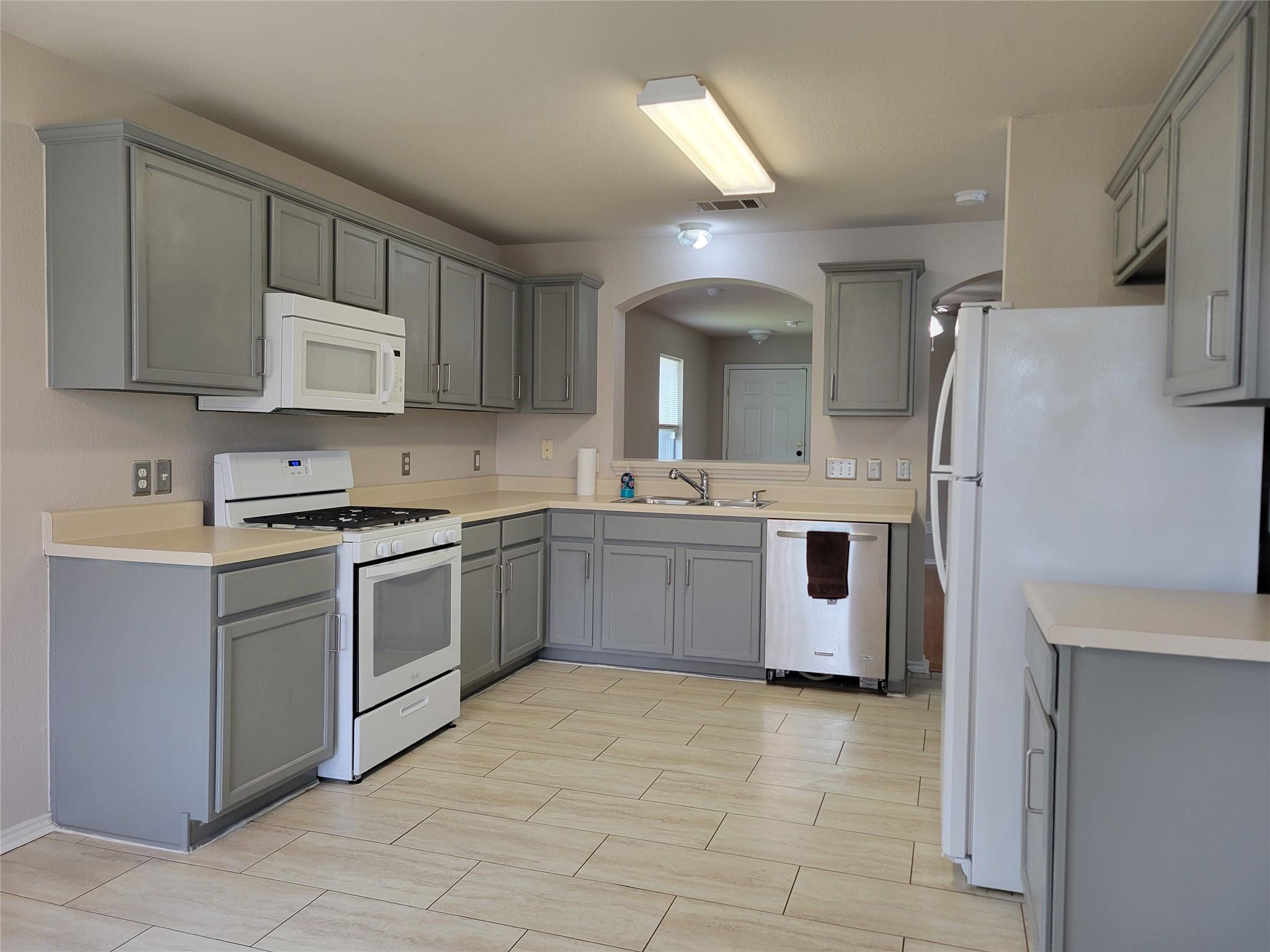 1005 Burgess Dr, Leander, TX 78641