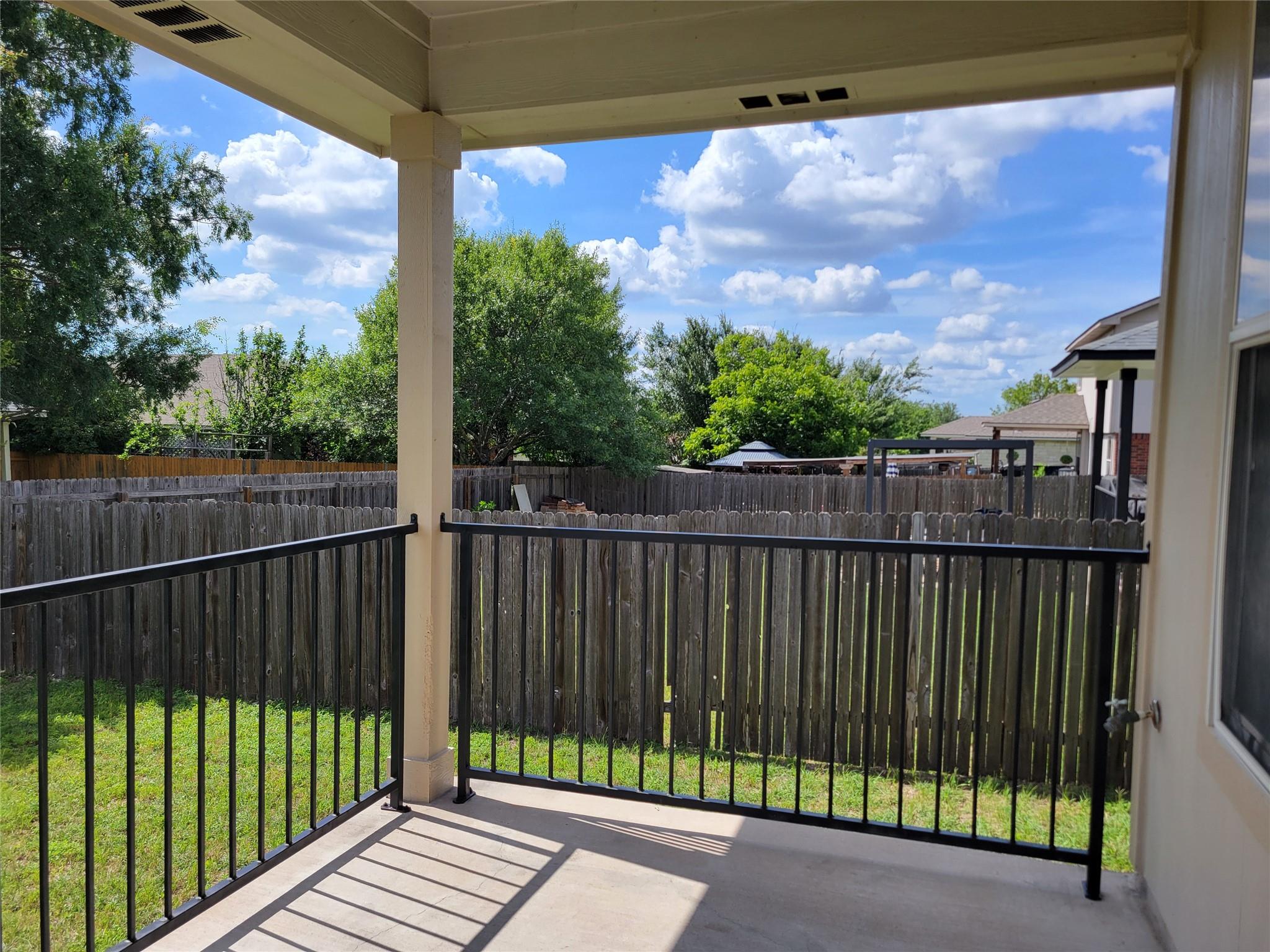 1005 Burgess Dr, Leander, TX 78641