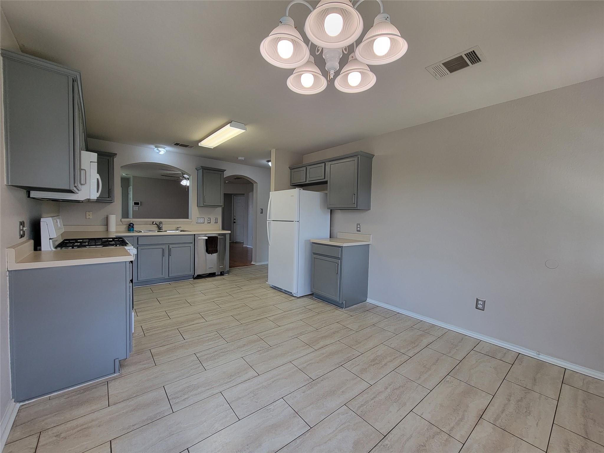 1005 Burgess Dr, Leander, TX 78641
