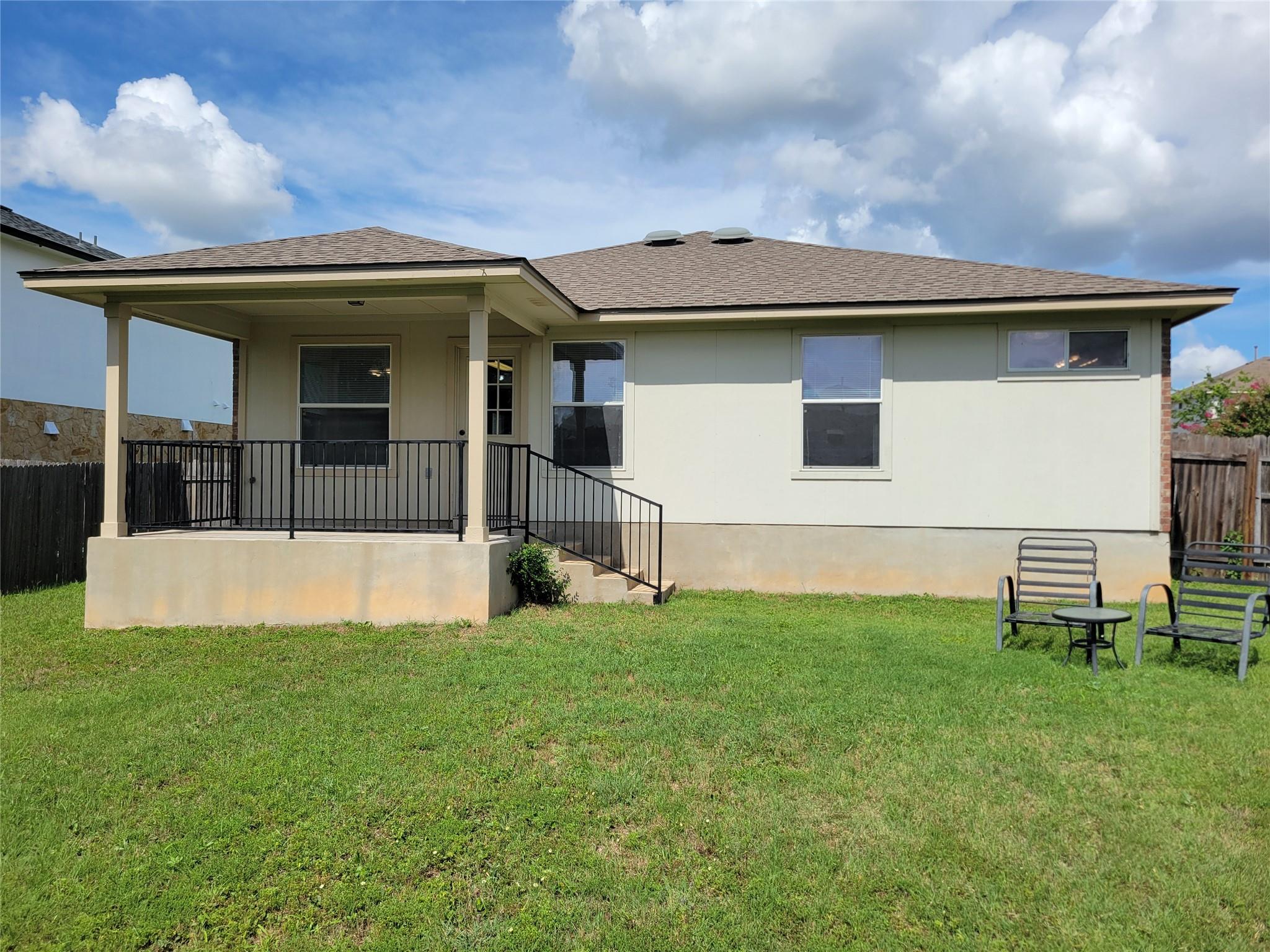1005 Burgess Dr, Leander, TX 78641