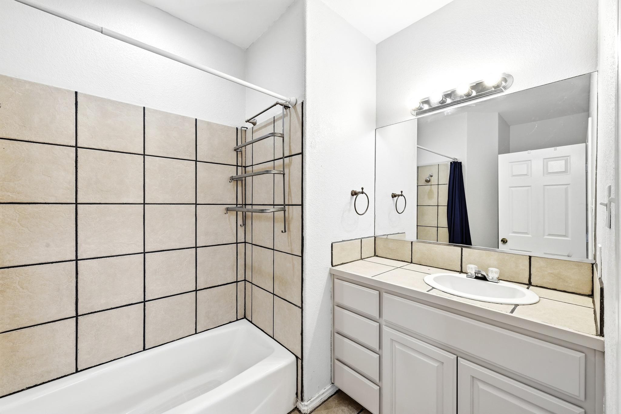 127 Klbj Rd, Smithville, TX 78957