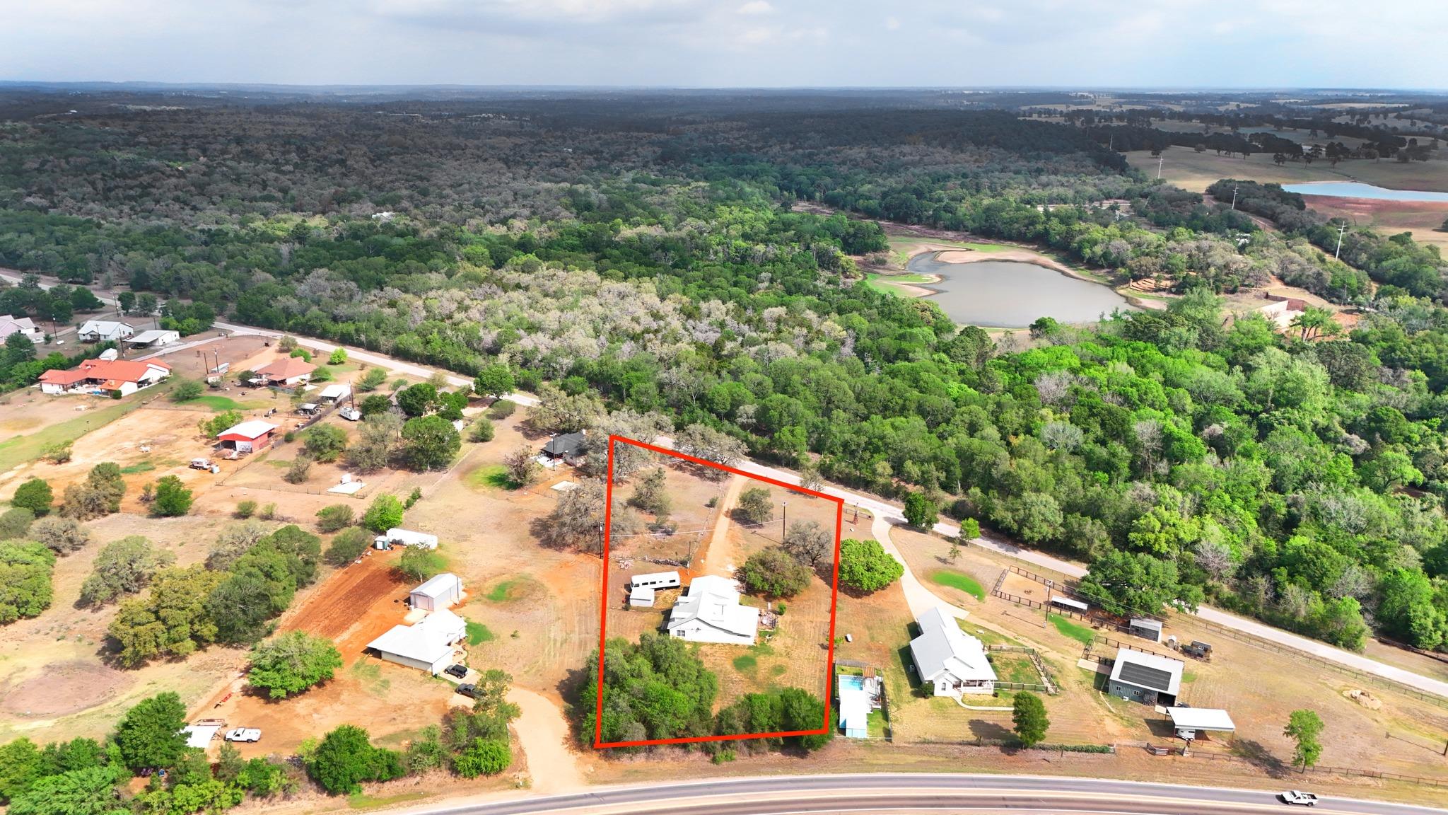 127 Klbj Rd, Smithville, TX 78957