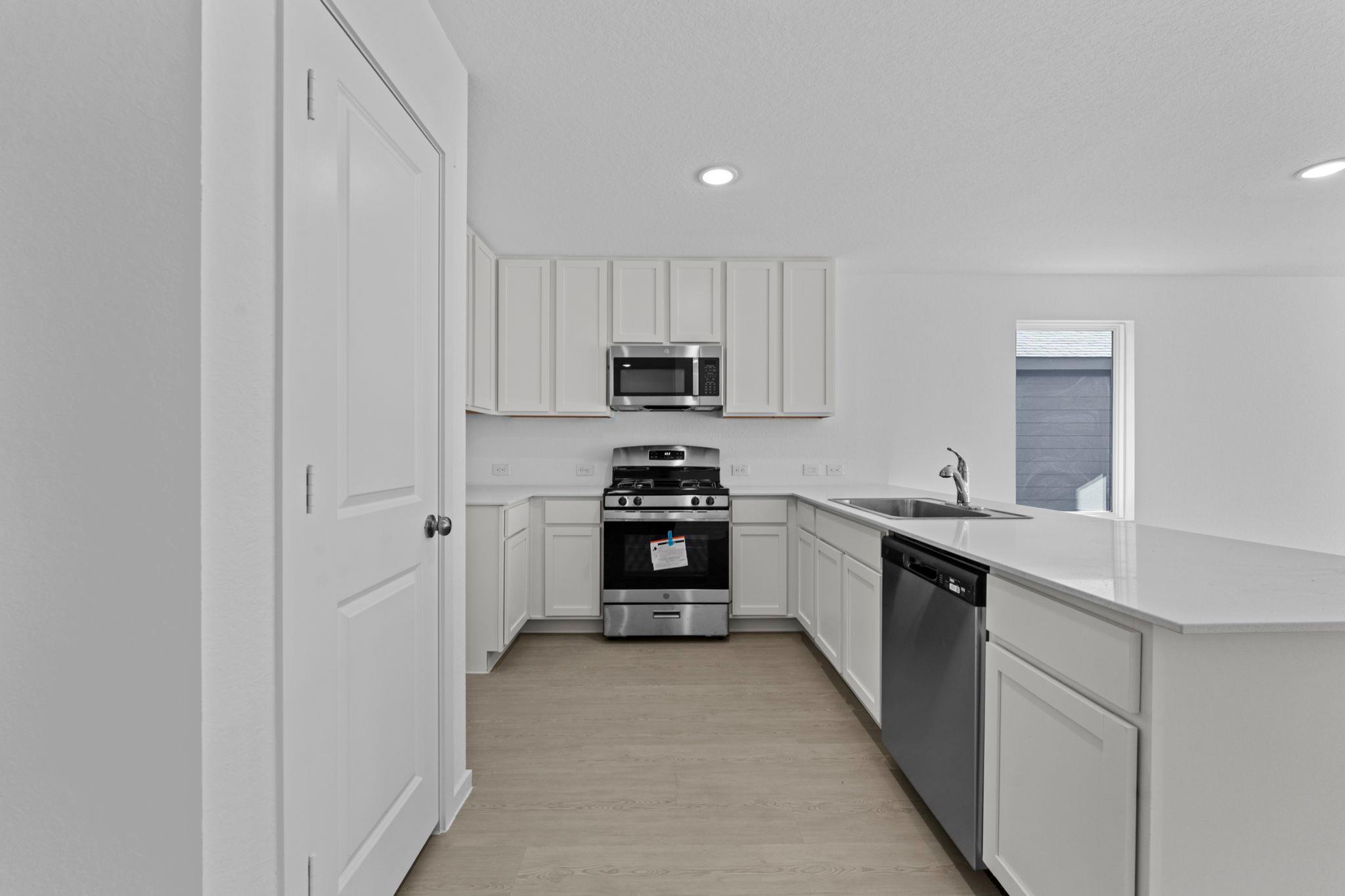 105 Ellendale Pl, Fredericksburg, TX 78624