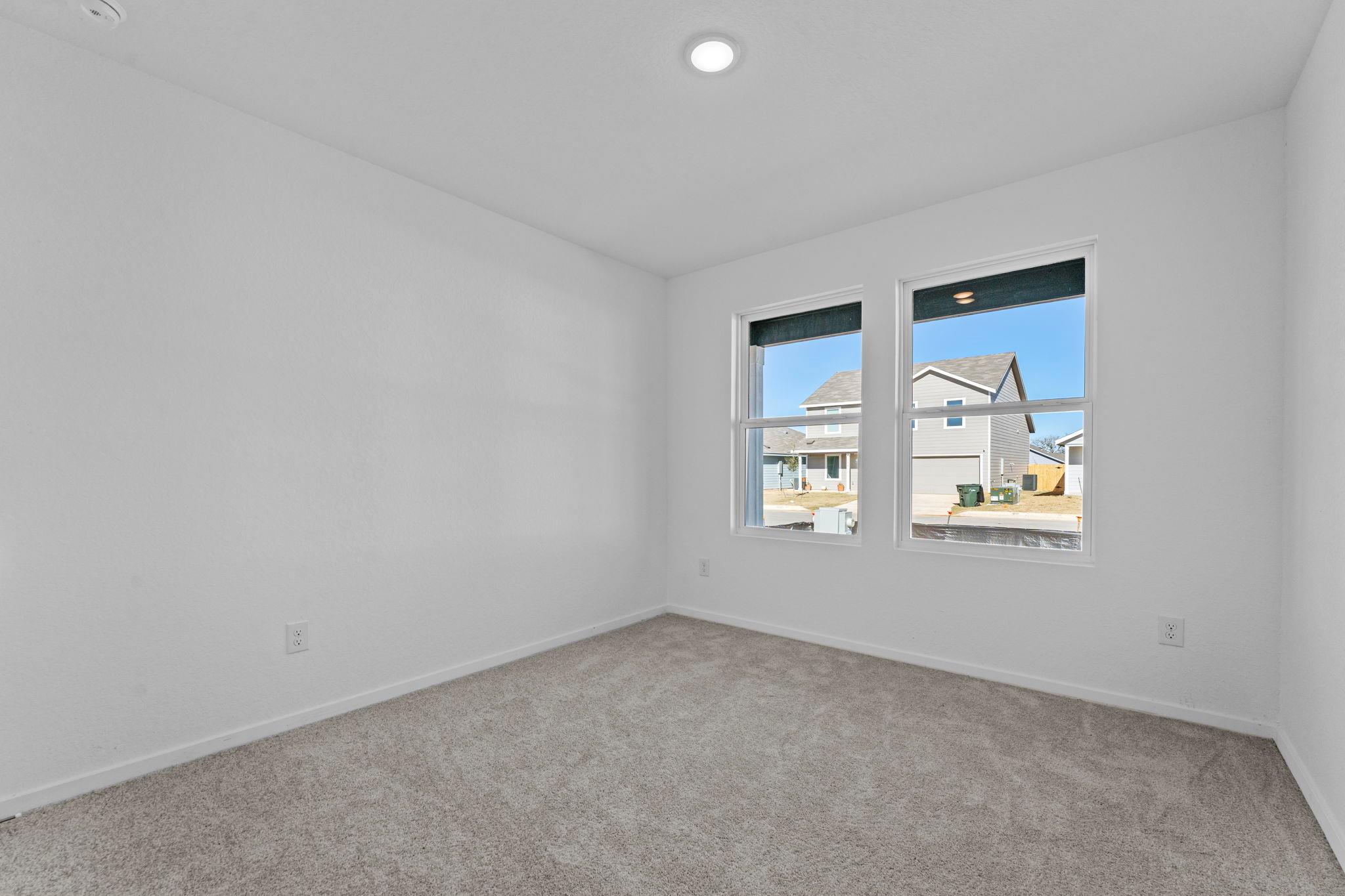 105 Ellendale Pl, Fredericksburg, TX 78624