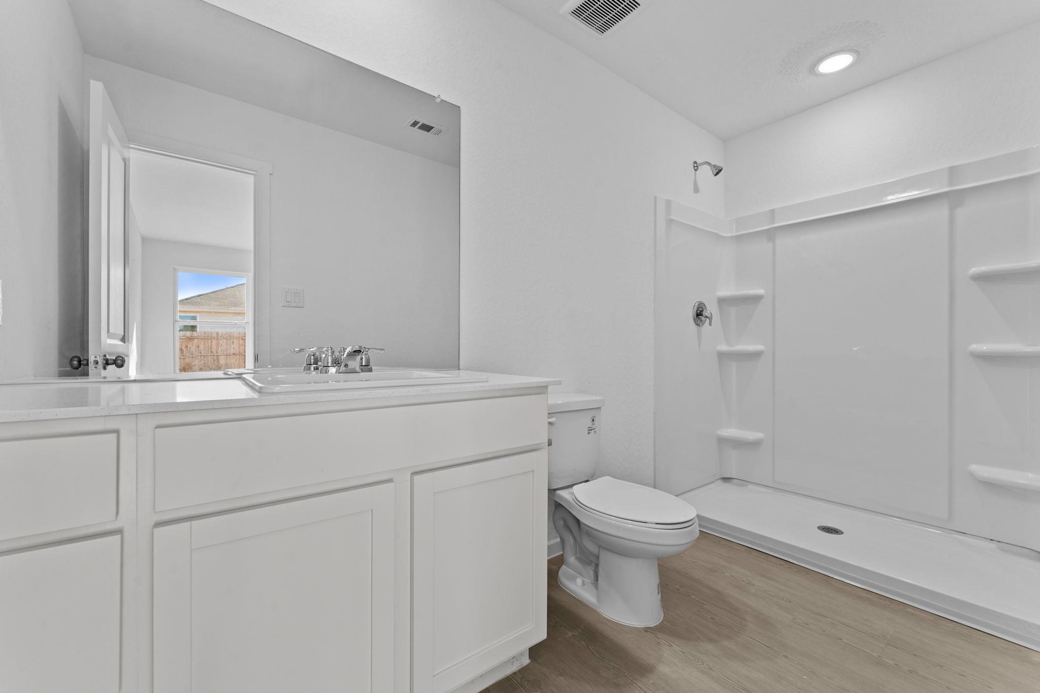 105 Ellendale Pl, Fredericksburg, TX 78624