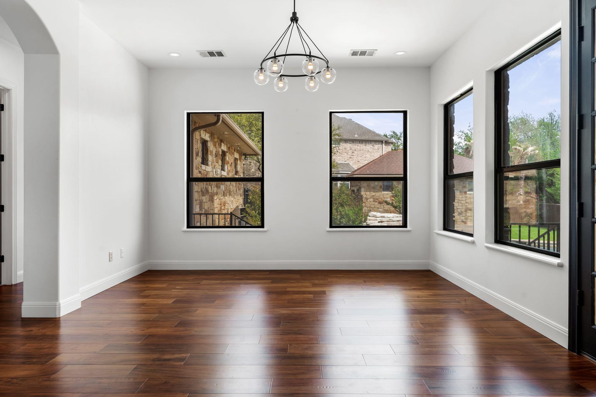 2633 Collingwood Dr, Round Rock, TX 78665