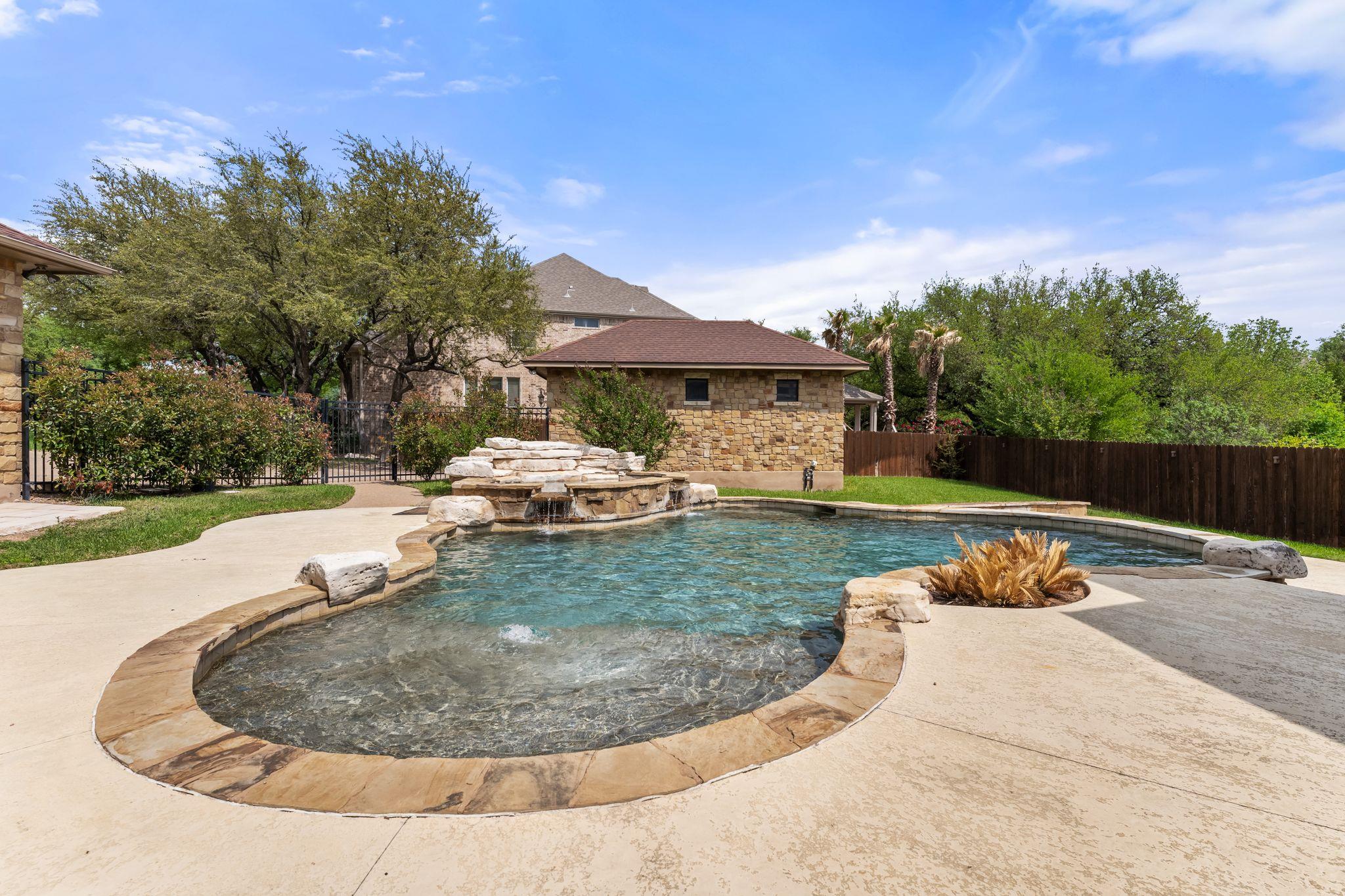 2633 Collingwood Dr, Round Rock, TX 78665