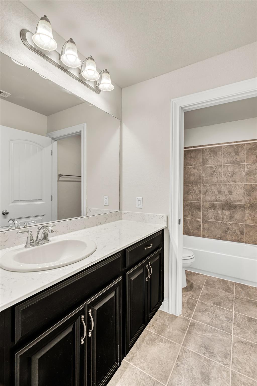 5300 Cipriano Dr, Austin, TX 78738