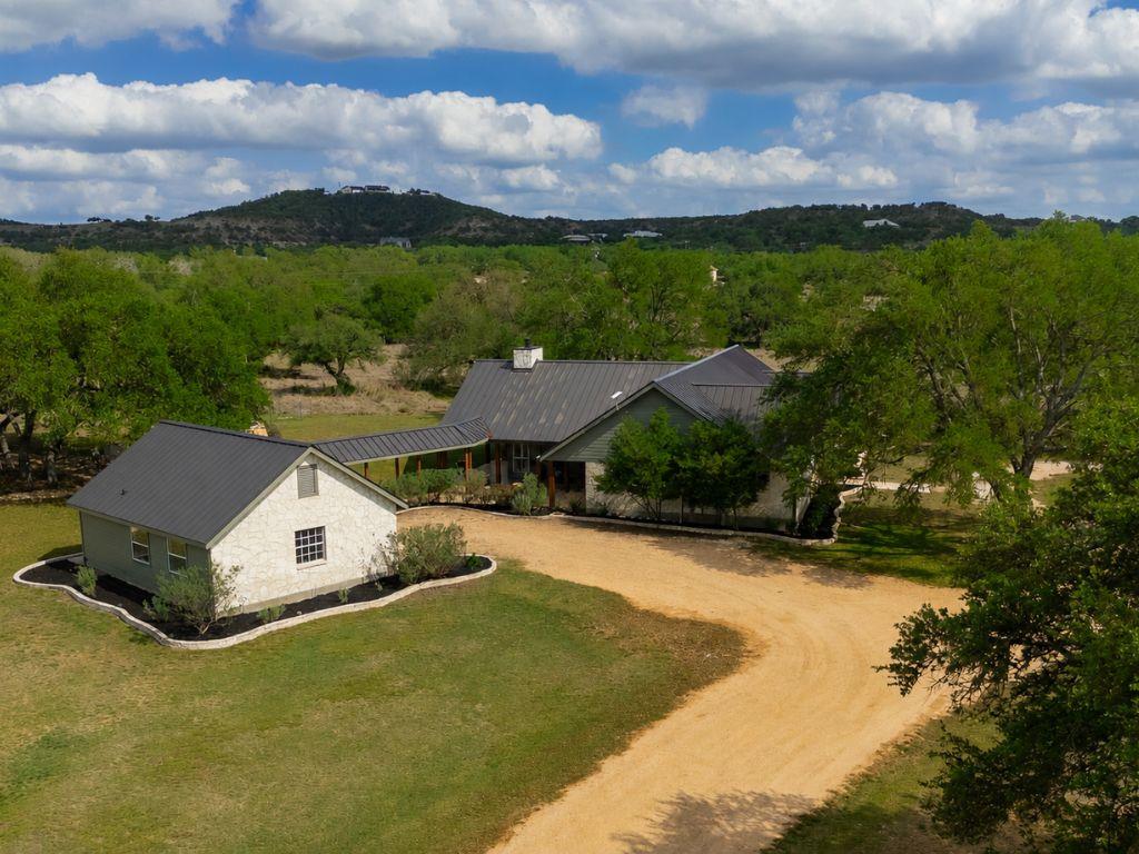 294 Hidden Creek Dr, Dripping Springs, TX 78620