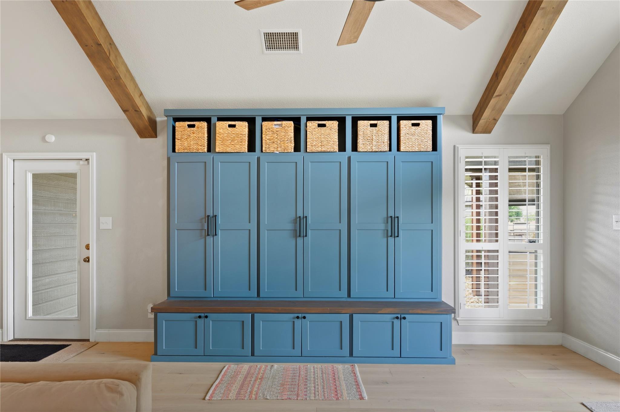 294 Hidden Creek Dr, Dripping Springs, TX 78620