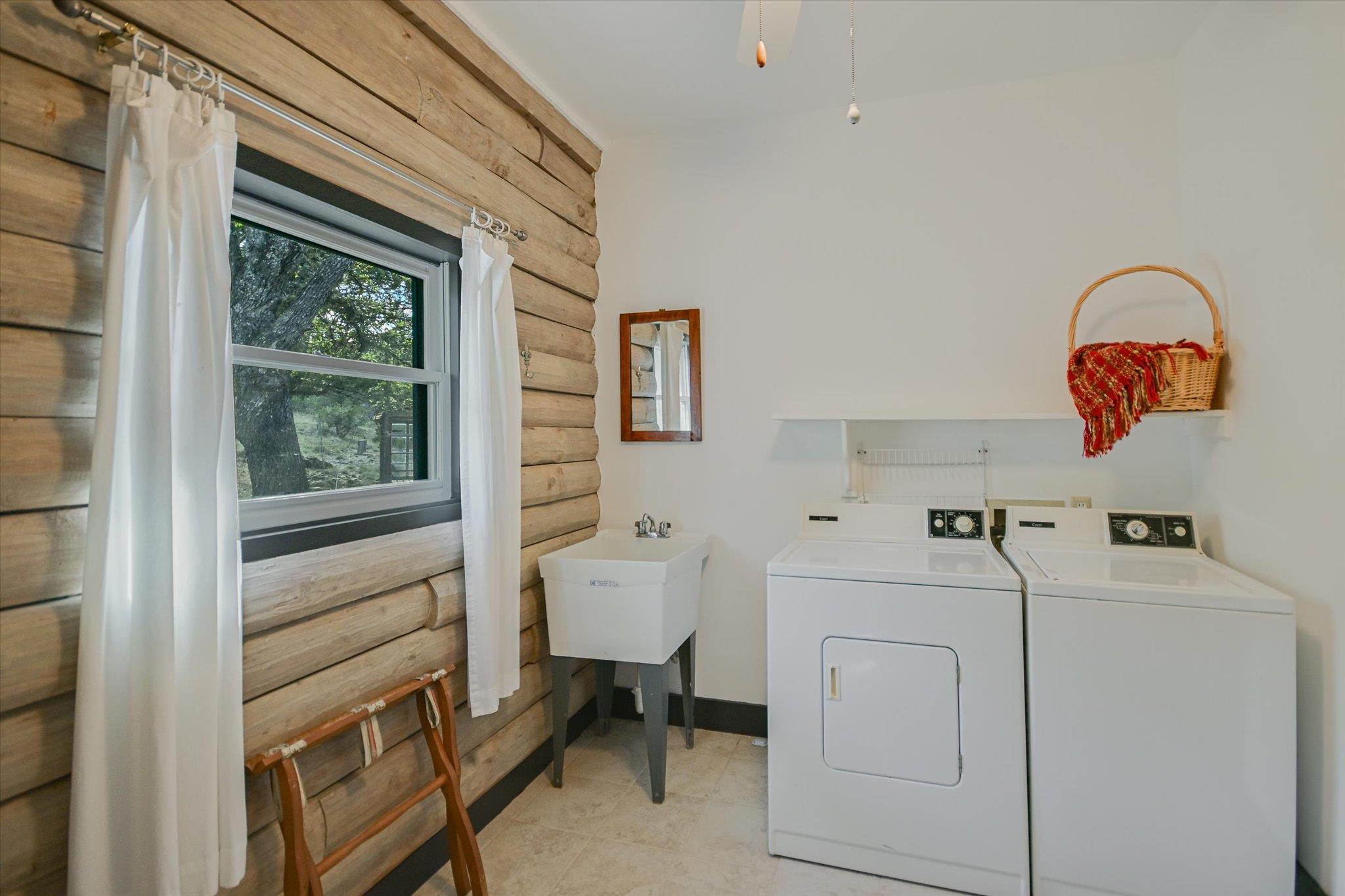 707 Deer Lake Rd, Wimberley, TX 78676