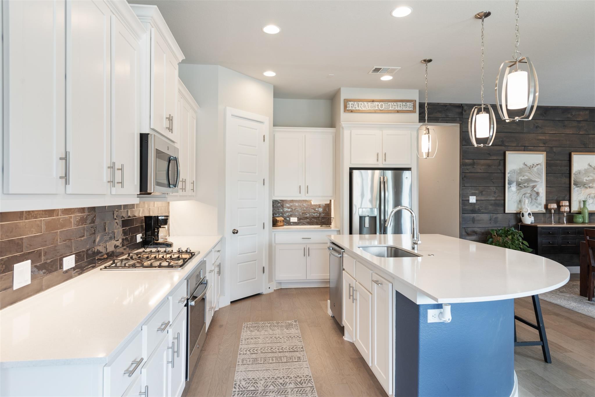 654 Dayridge Dr, Dripping Springs, TX 78620