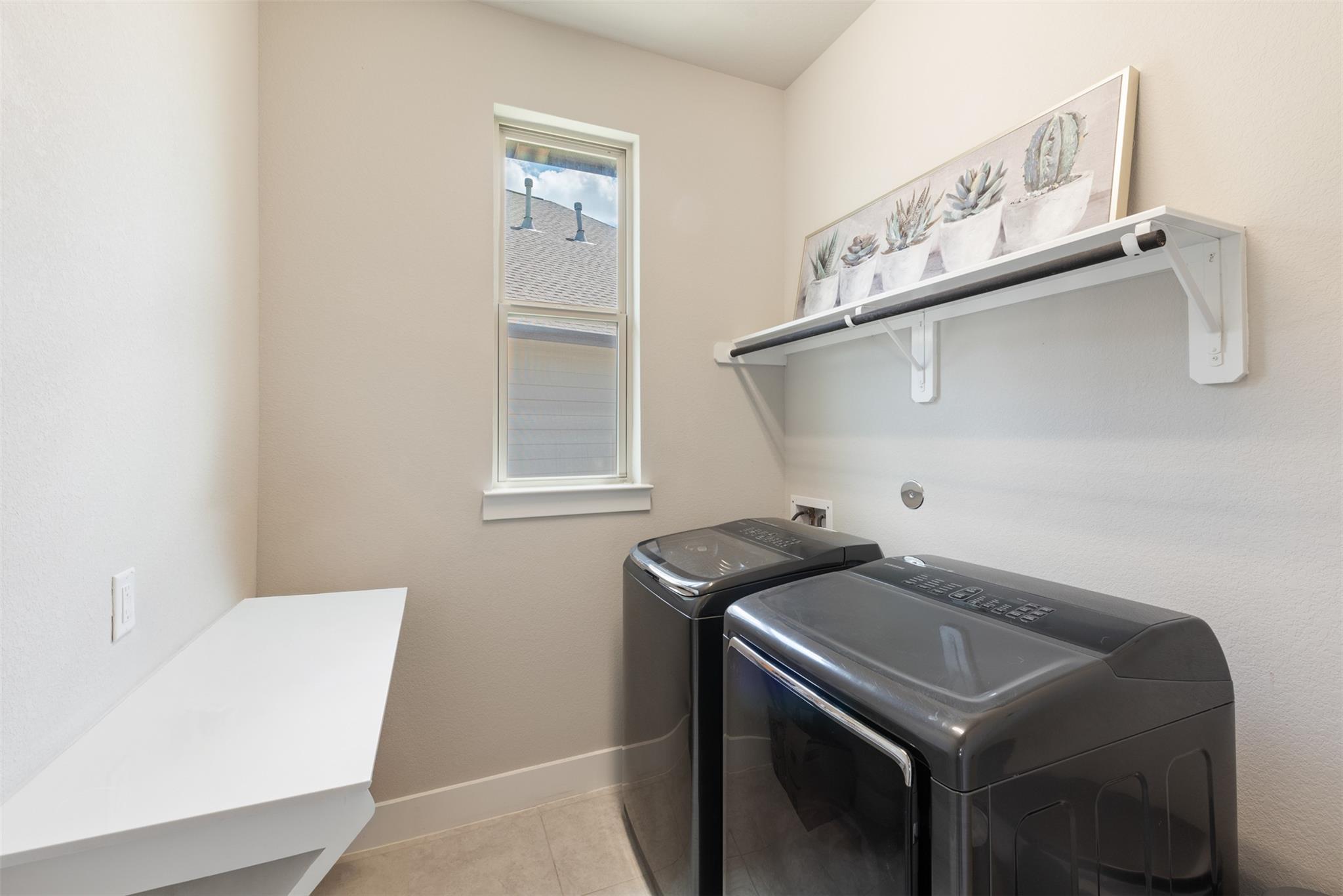 654 Dayridge Dr, Dripping Springs, TX 78620