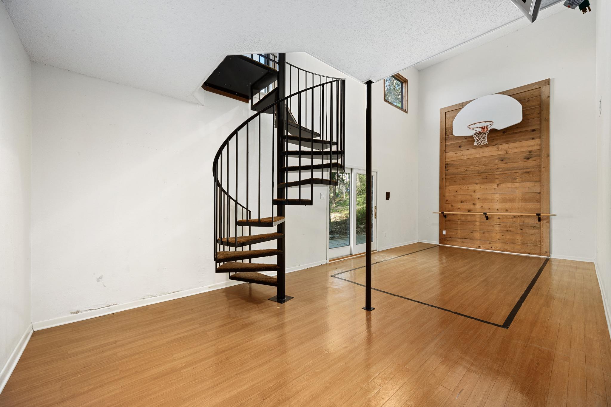 9106 Yucca Mountain Rd, Austin, TX 78759