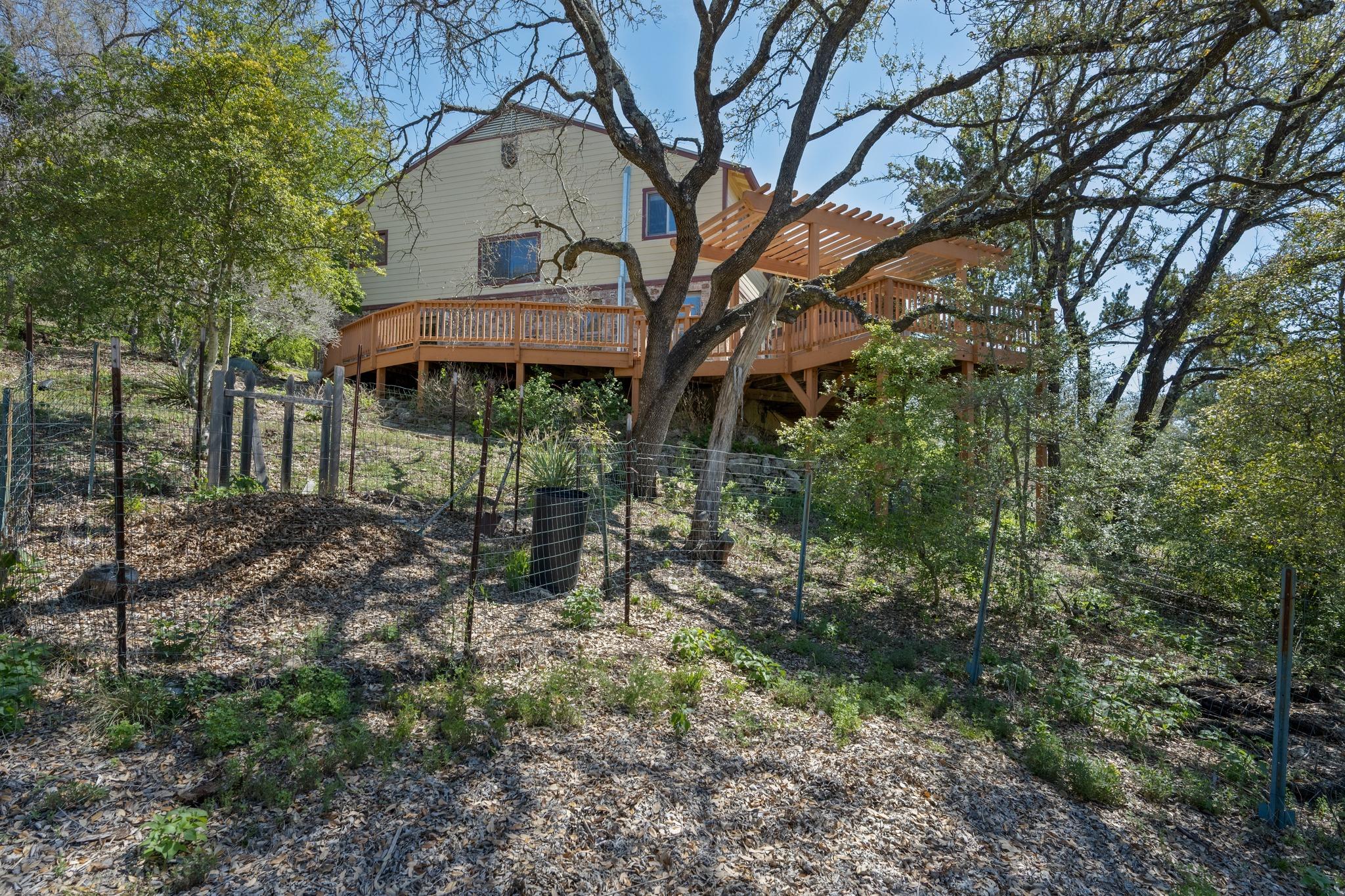 9106 Yucca Mountain Rd, Austin, TX 78759