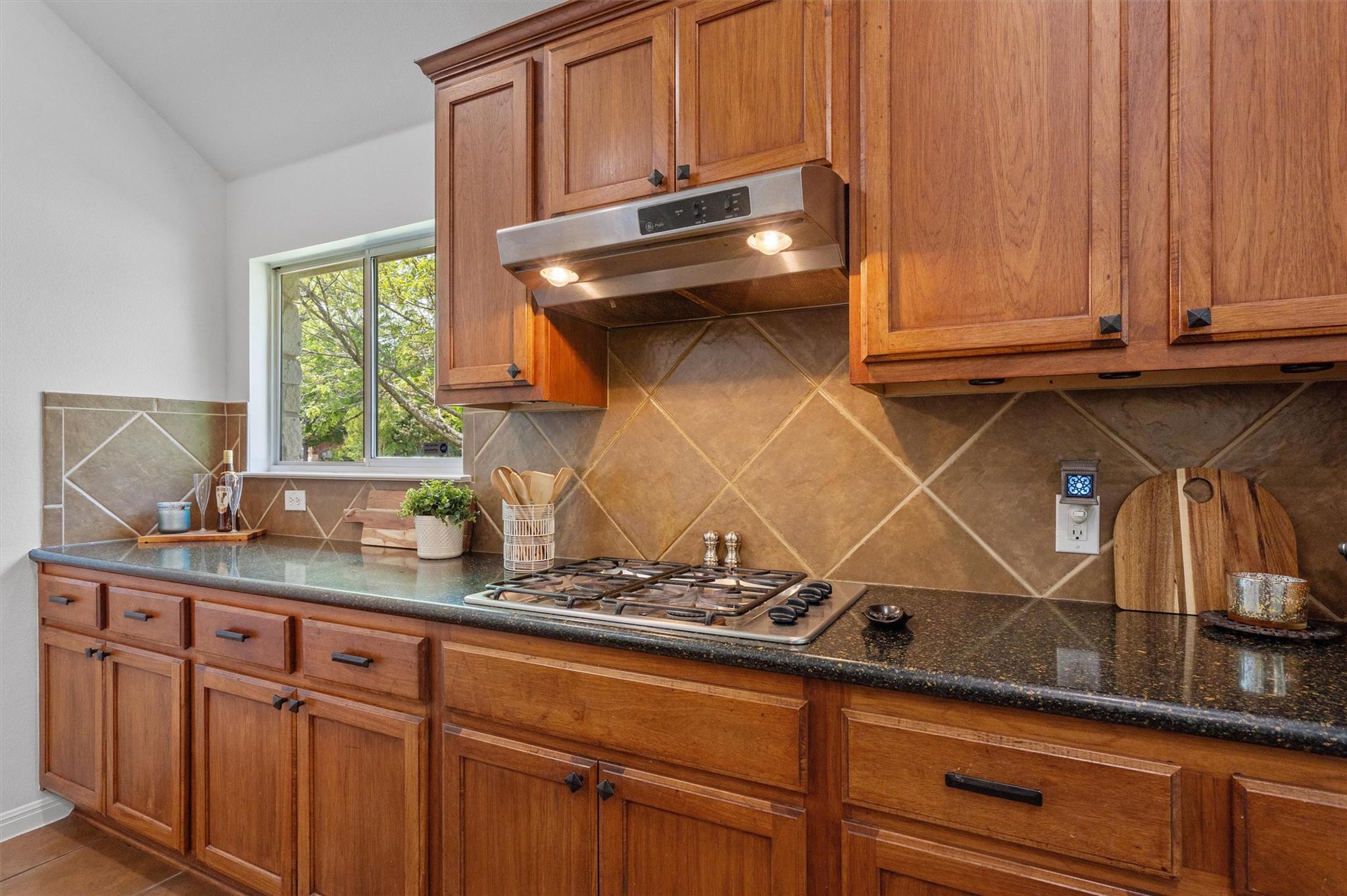 9437 Caves Valley Dr, Austin, TX 78717