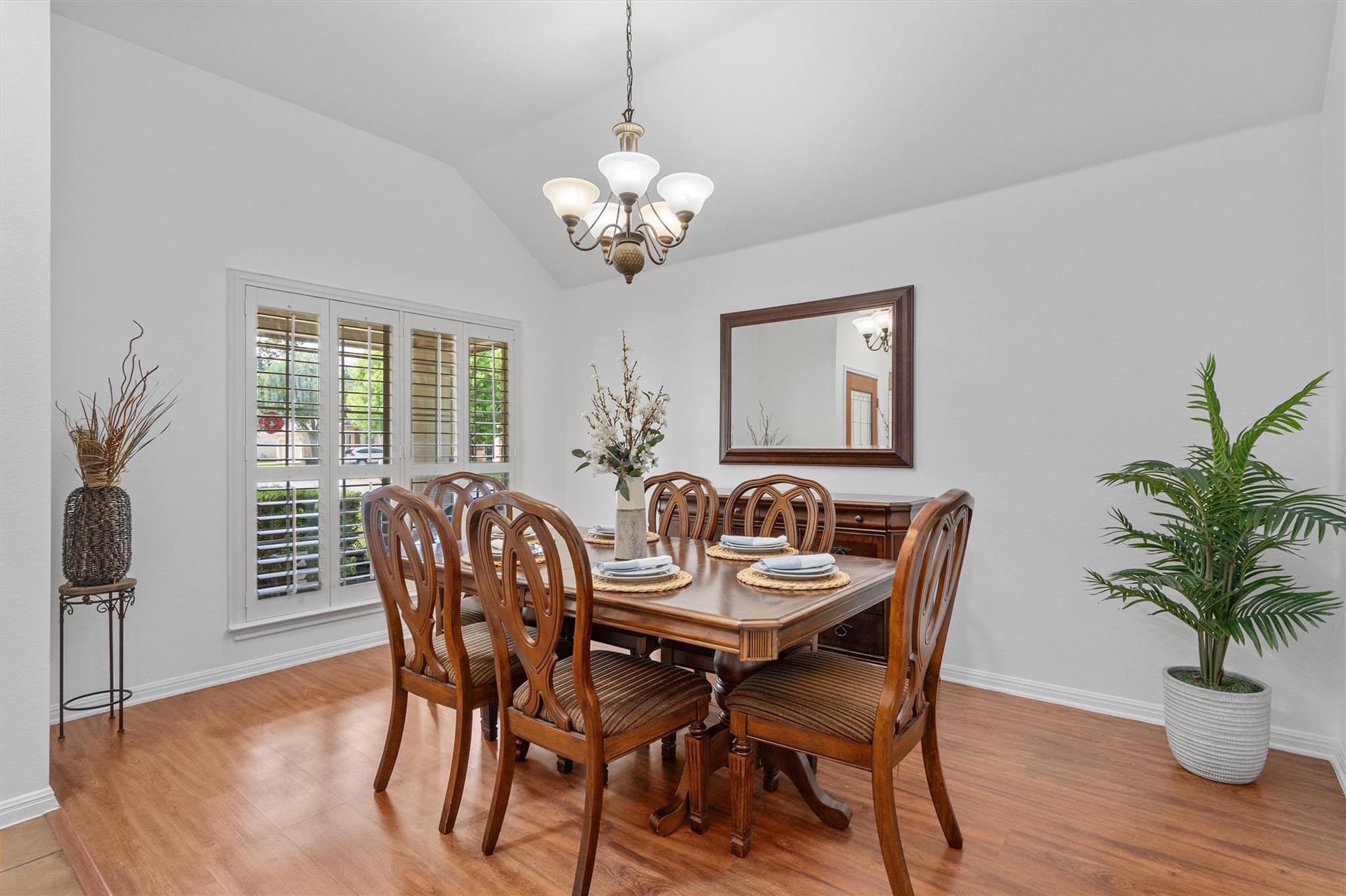 9437 Caves Valley Dr, Austin, TX 78717