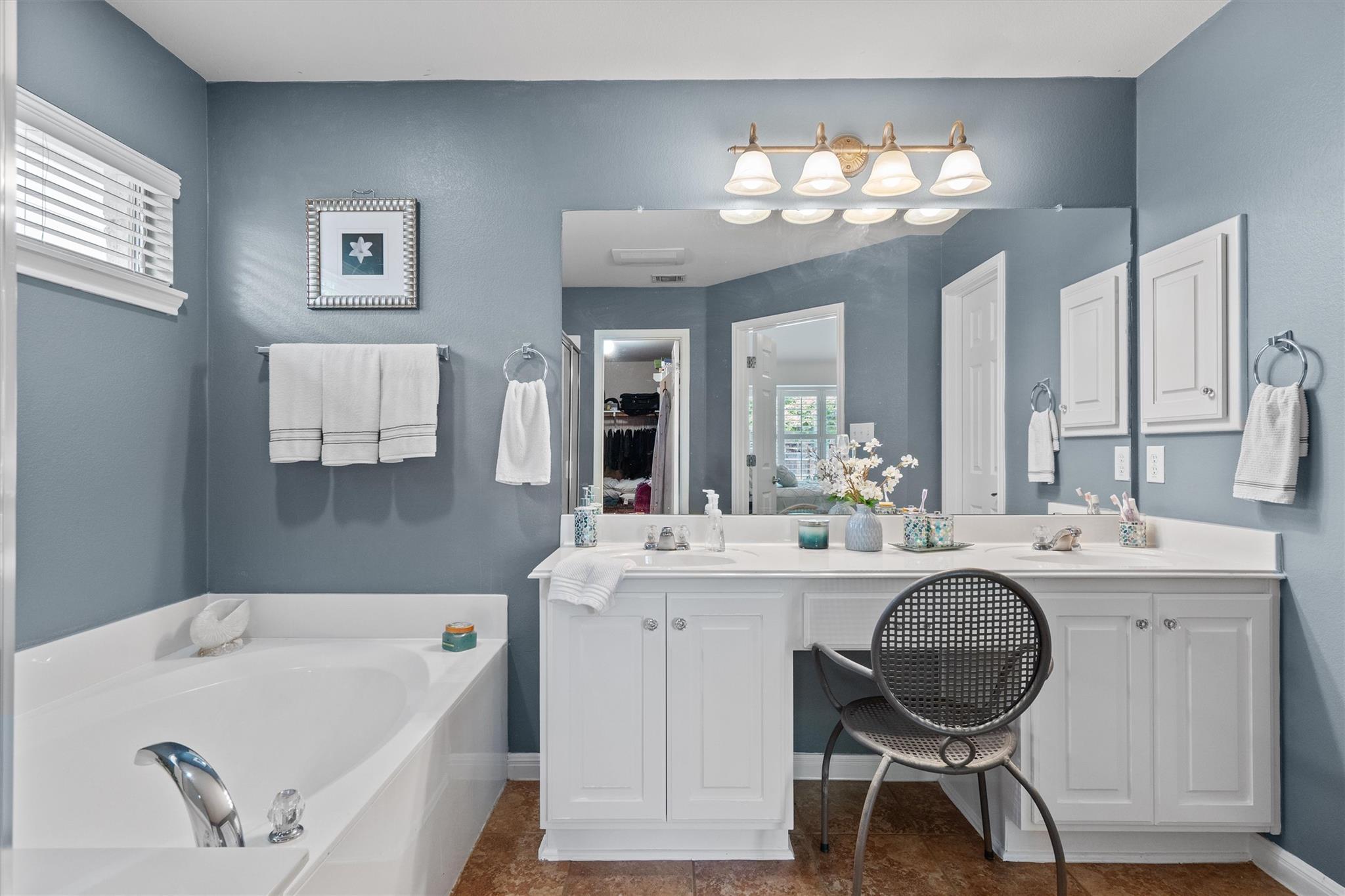 9437 Caves Valley Dr, Austin, TX 78717