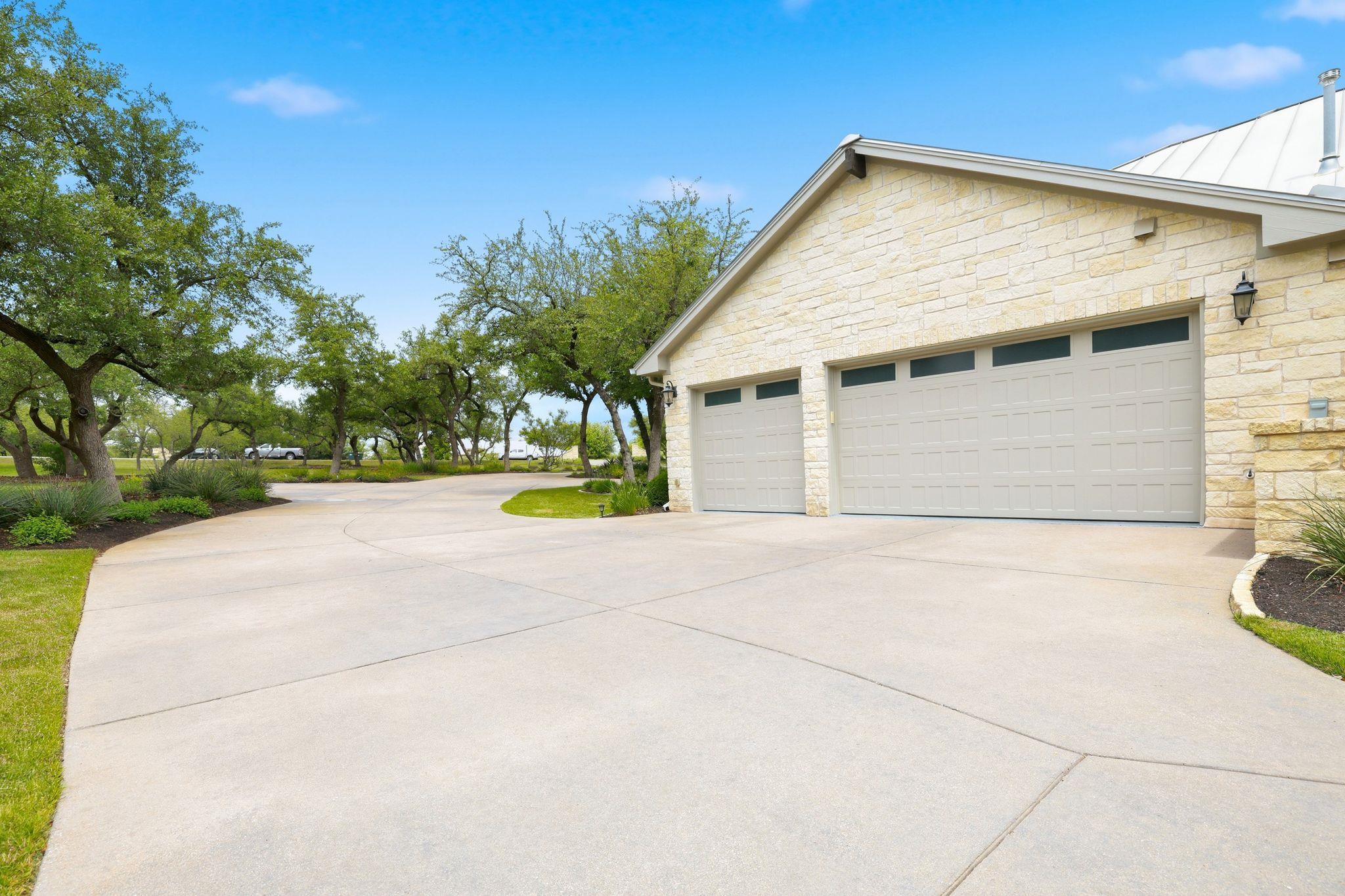 18601 Madrone Vista Dr, Austin, TX 78738