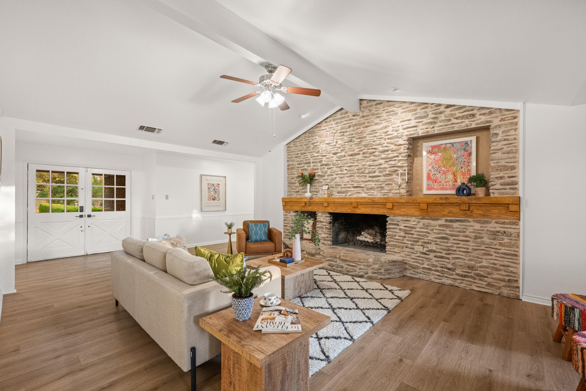 8400 Candelaria Dr, Austin, TX 78737