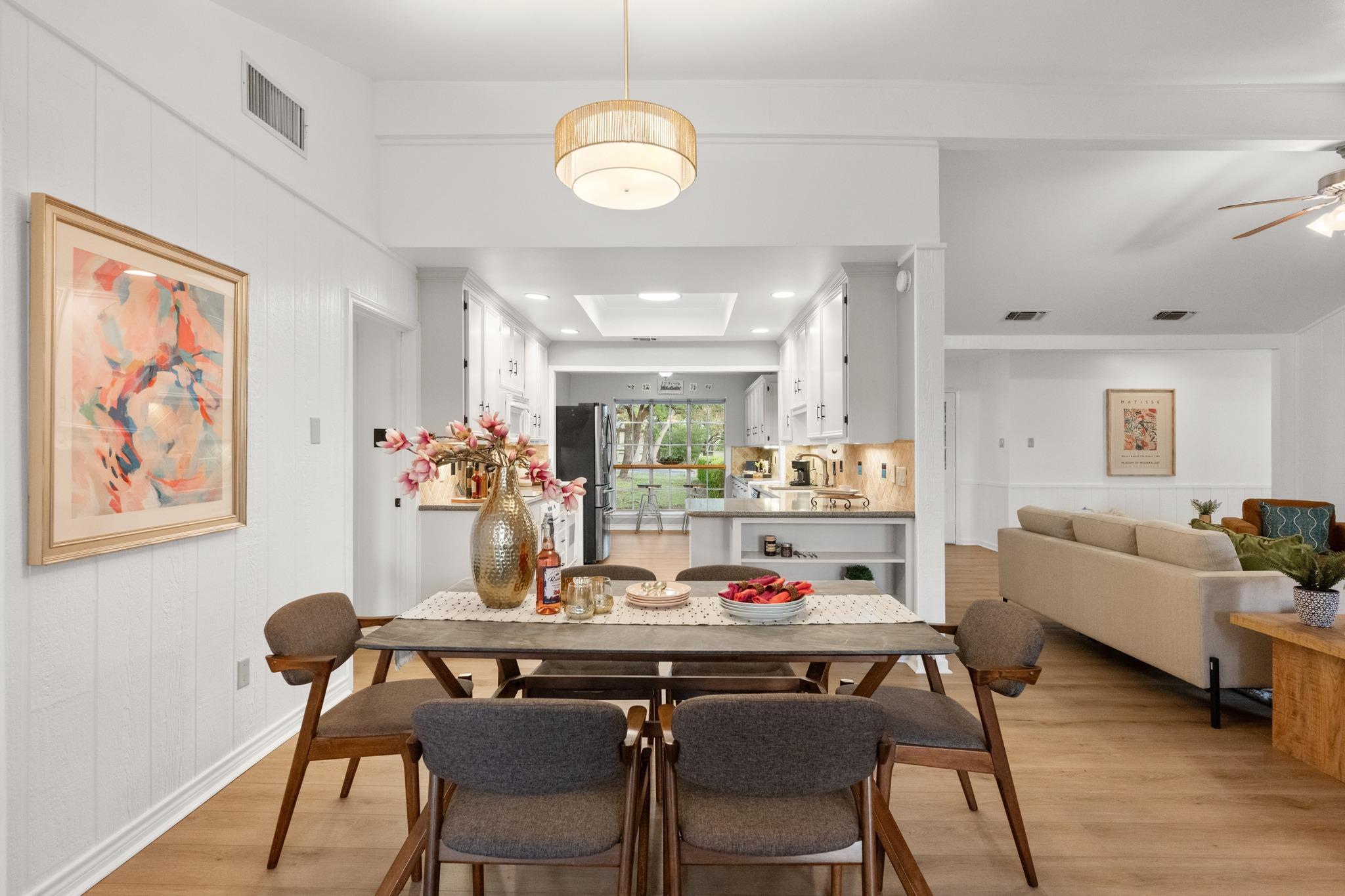 8400 Candelaria Dr, Austin, TX 78737