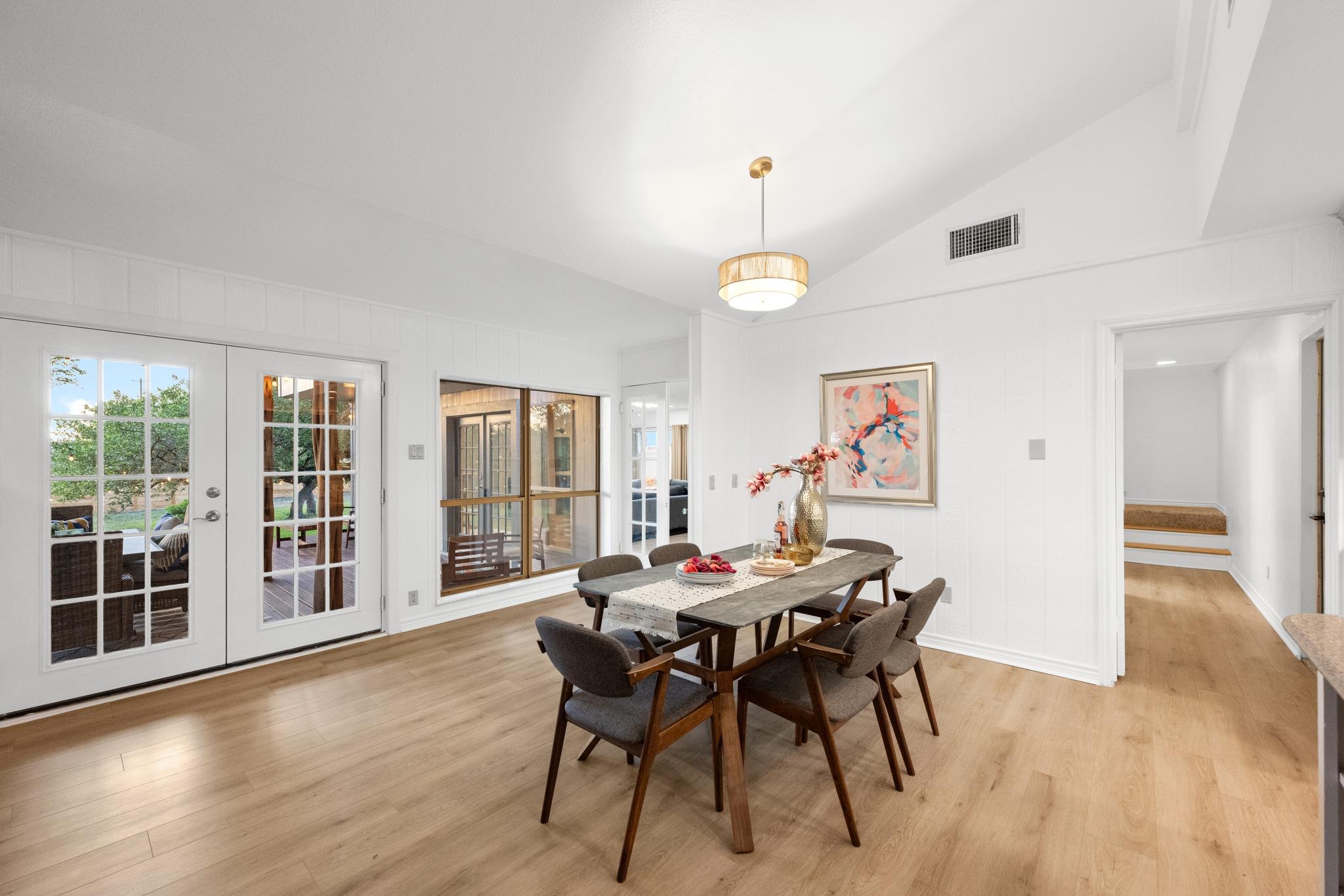 8400 Candelaria Dr, Austin, TX 78737