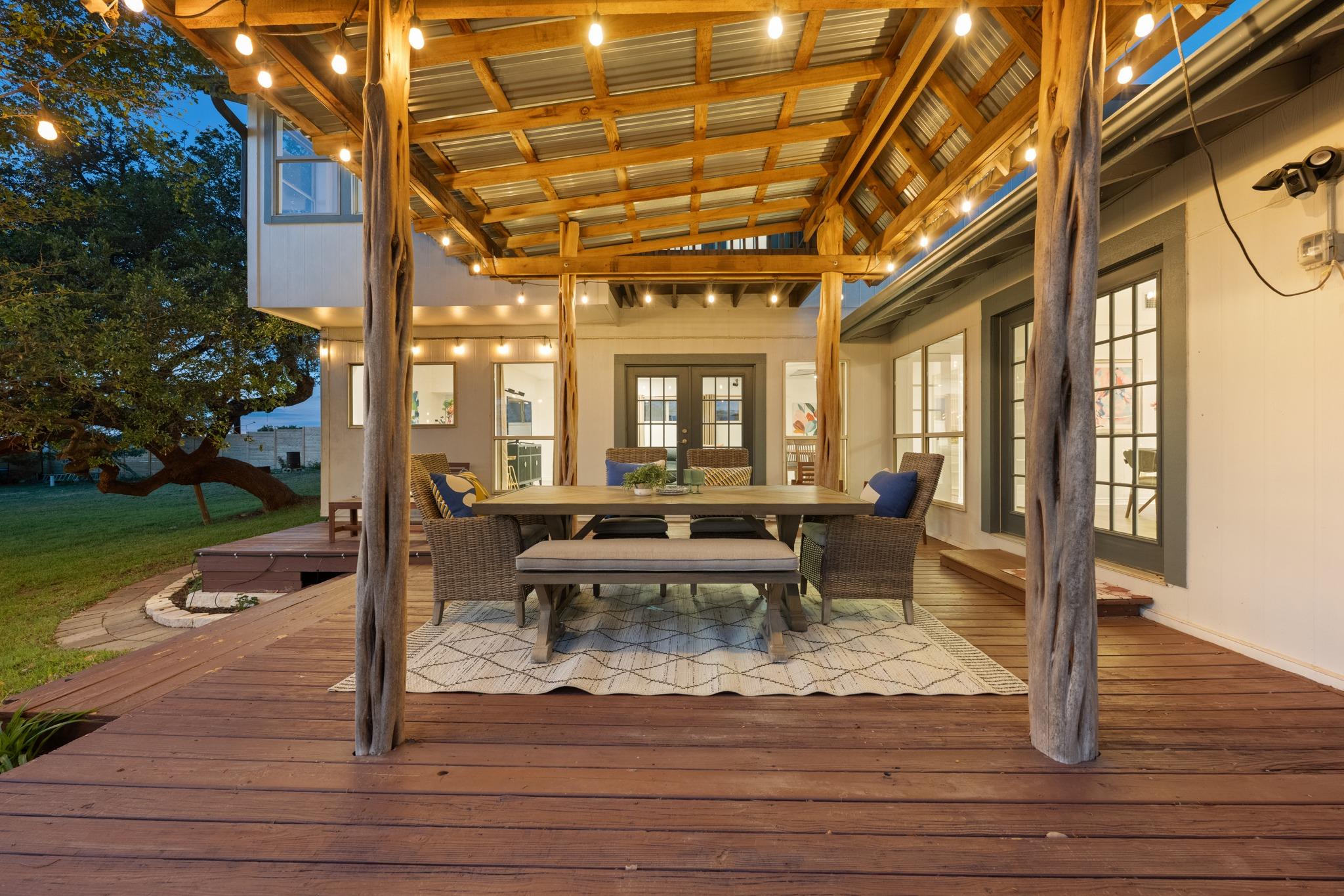 8400 Candelaria Dr, Austin, TX 78737