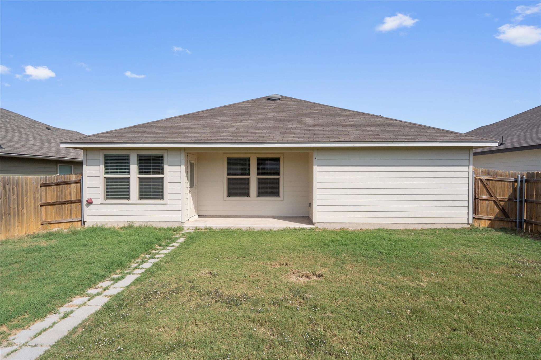 108 Ragnar Dr, Jarrell, TX 76537