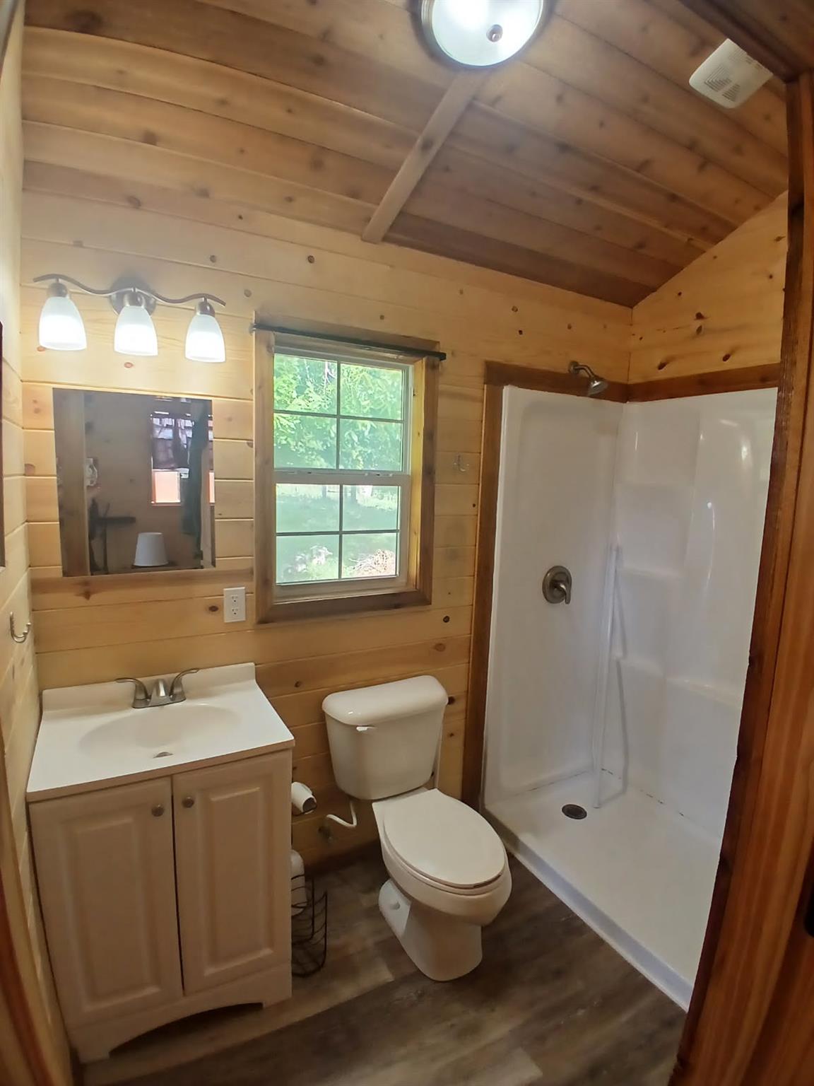 73 Loma Ln, Fredericksburg, TX 78624