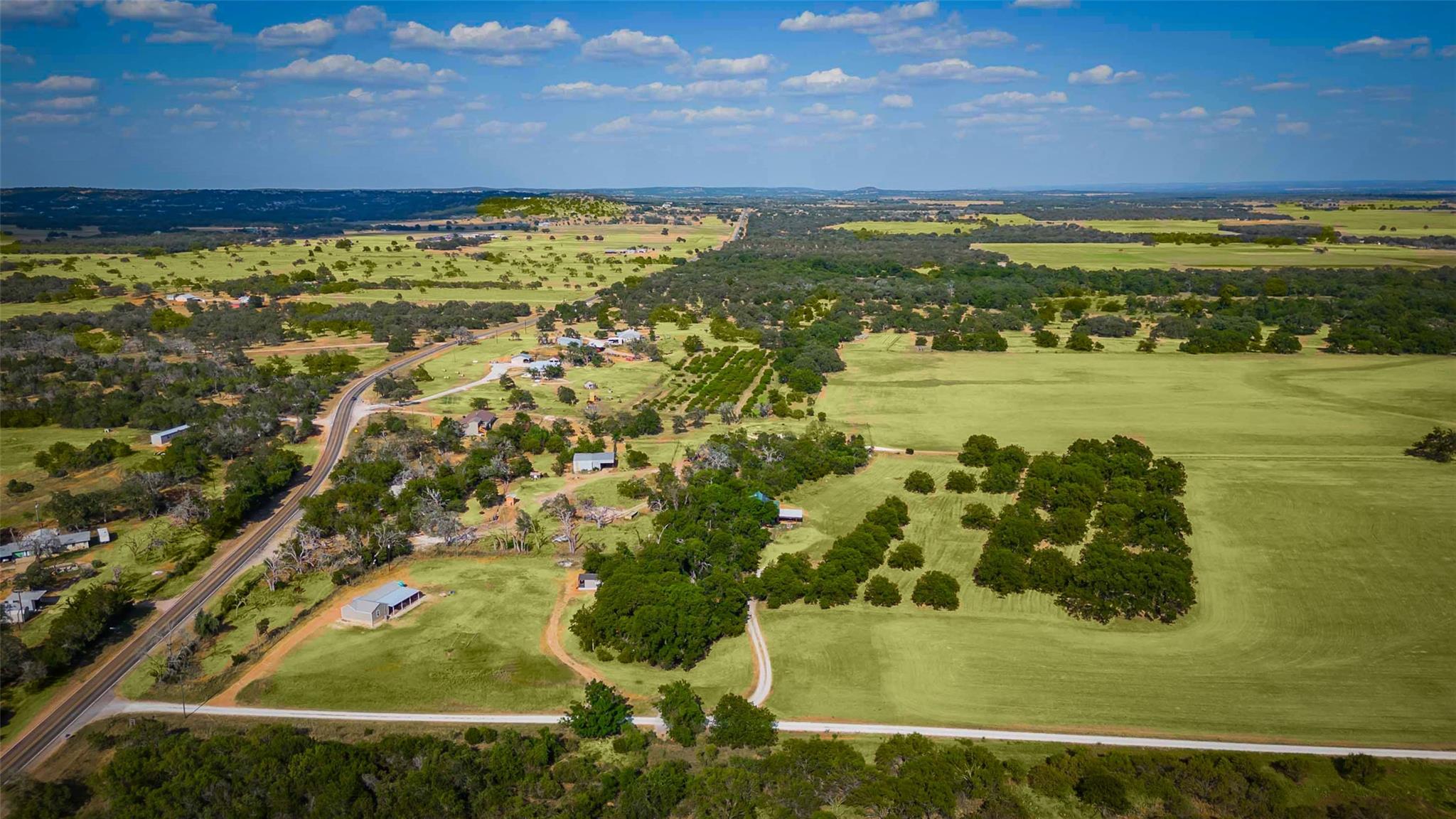 73 Loma Ln, Fredericksburg, TX 78624