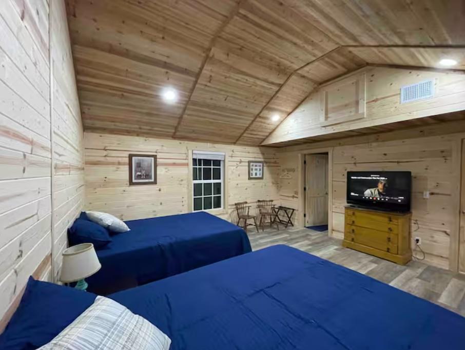 73 Loma Ln, Fredericksburg, TX 78624