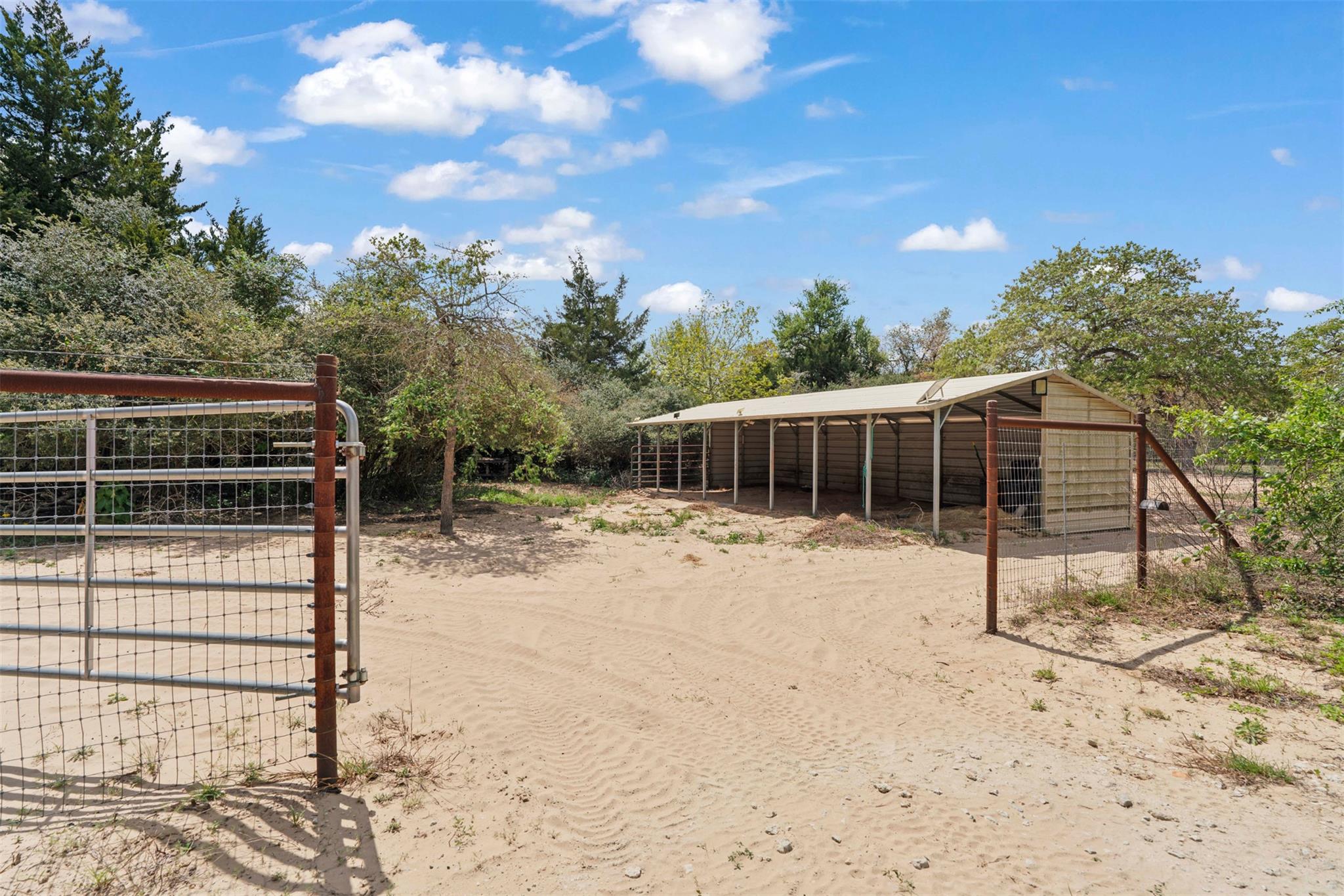 10996 CR 311, Rockdale, TX 76567