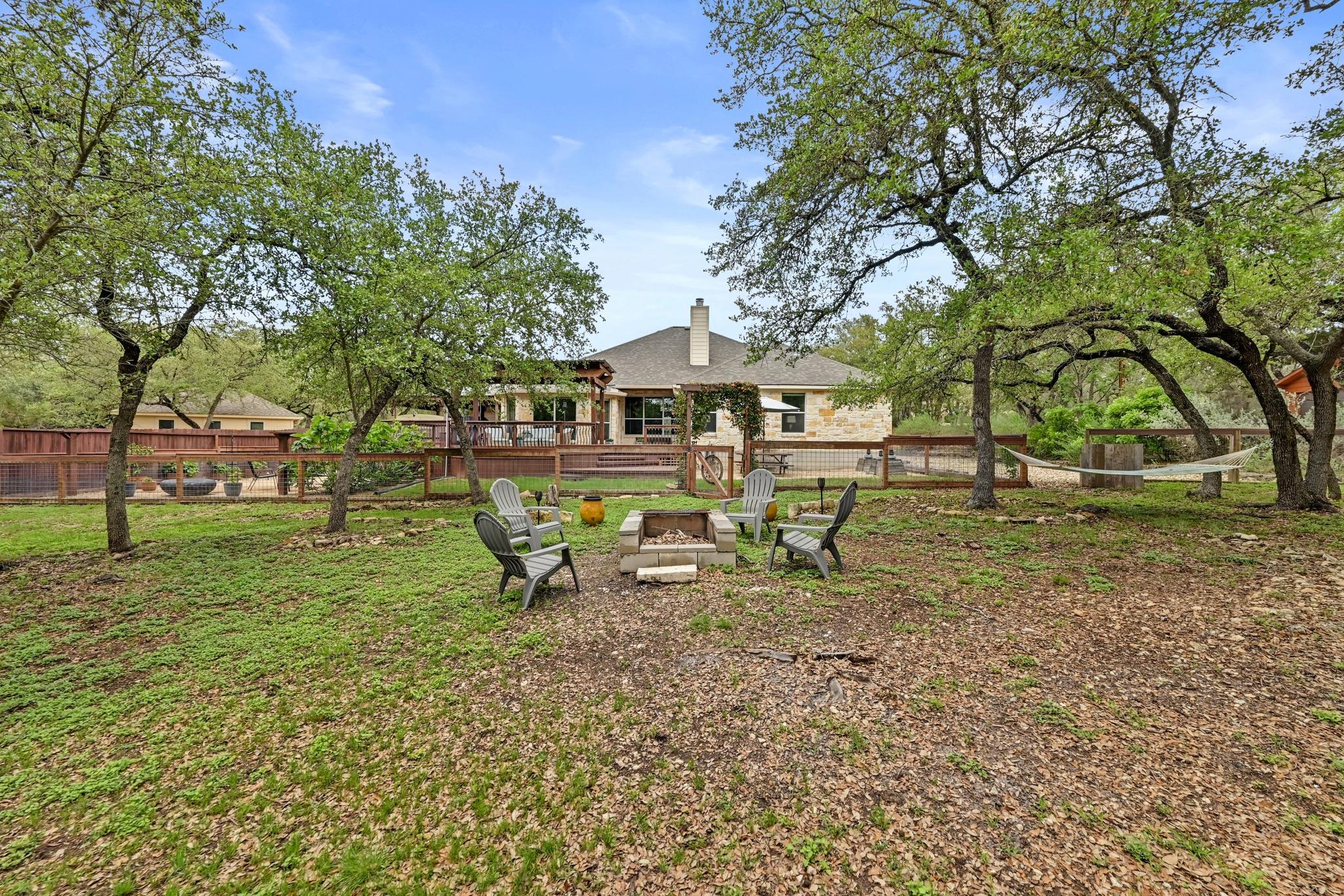 615 Mountain Crest Dr, Wimberley, TX 78676