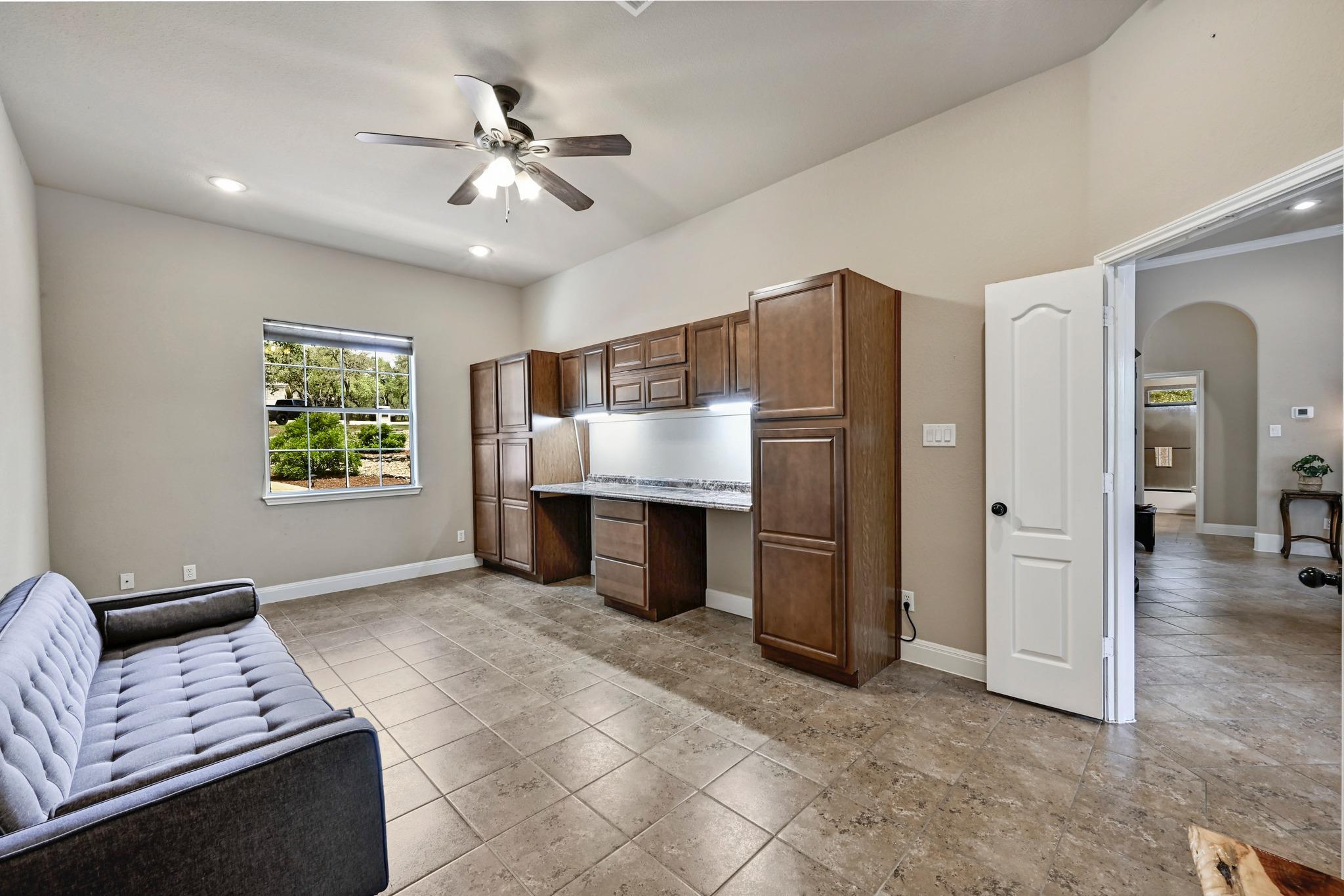 615 Mountain Crest Dr, Wimberley, TX 78676