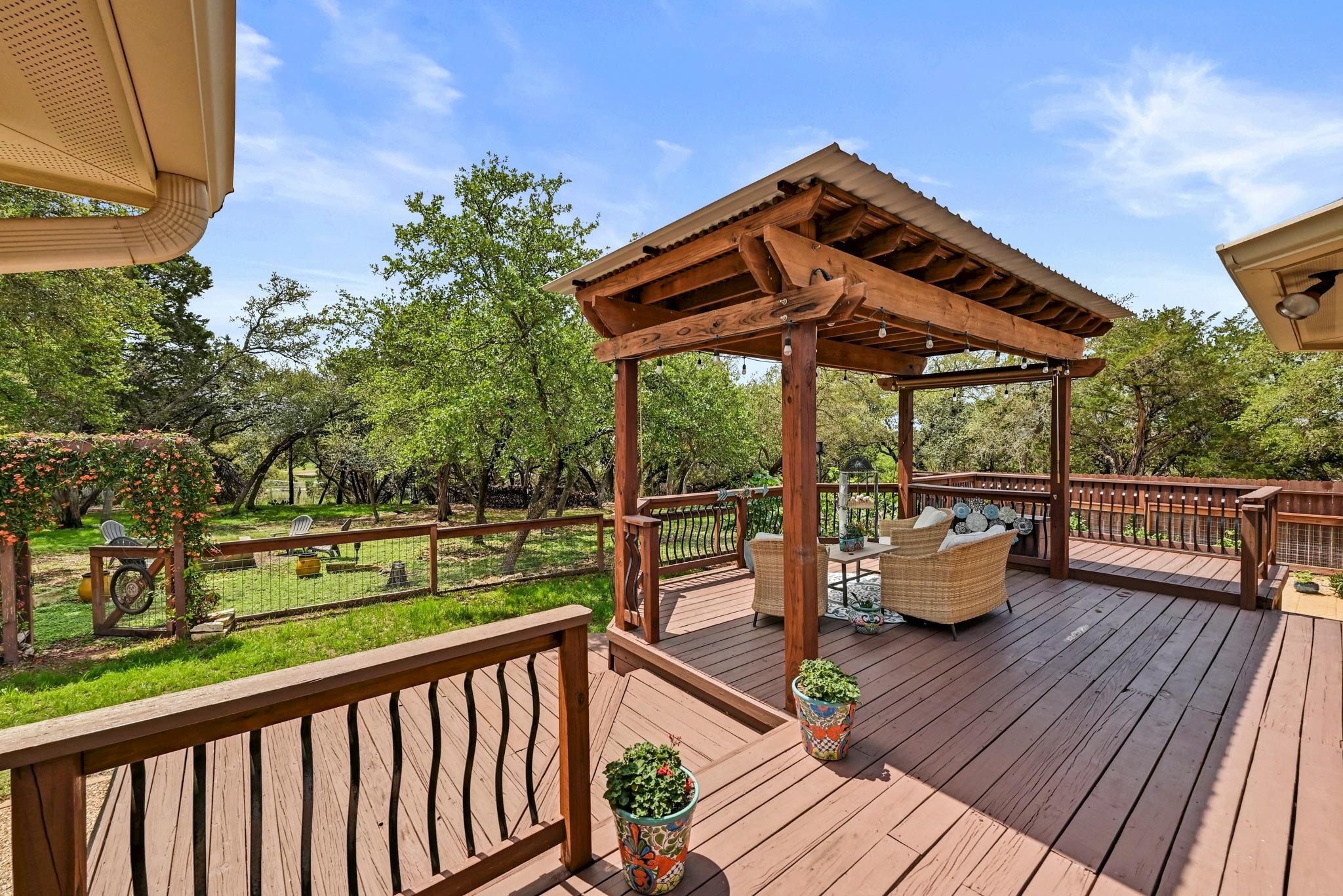 615 Mountain Crest Dr, Wimberley, TX 78676