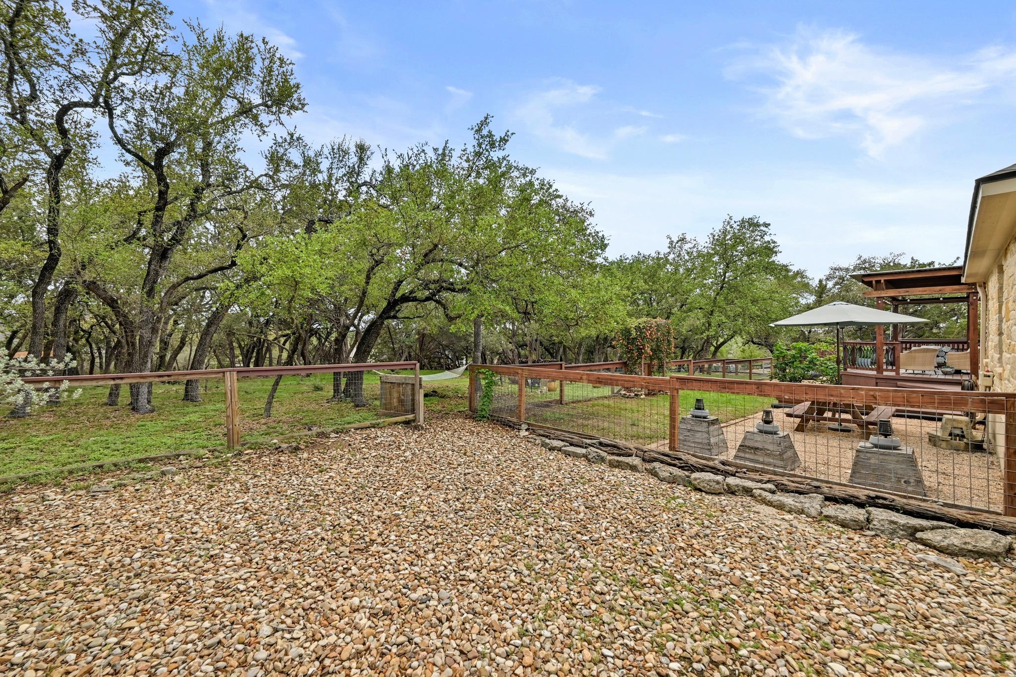 615 Mountain Crest Dr, Wimberley, TX 78676