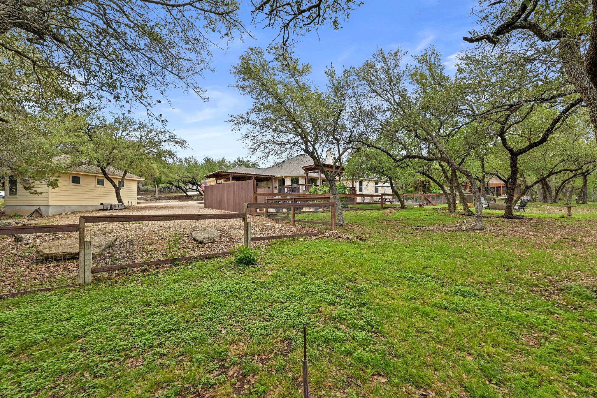 615 Mountain Crest Dr, Wimberley, TX 78676