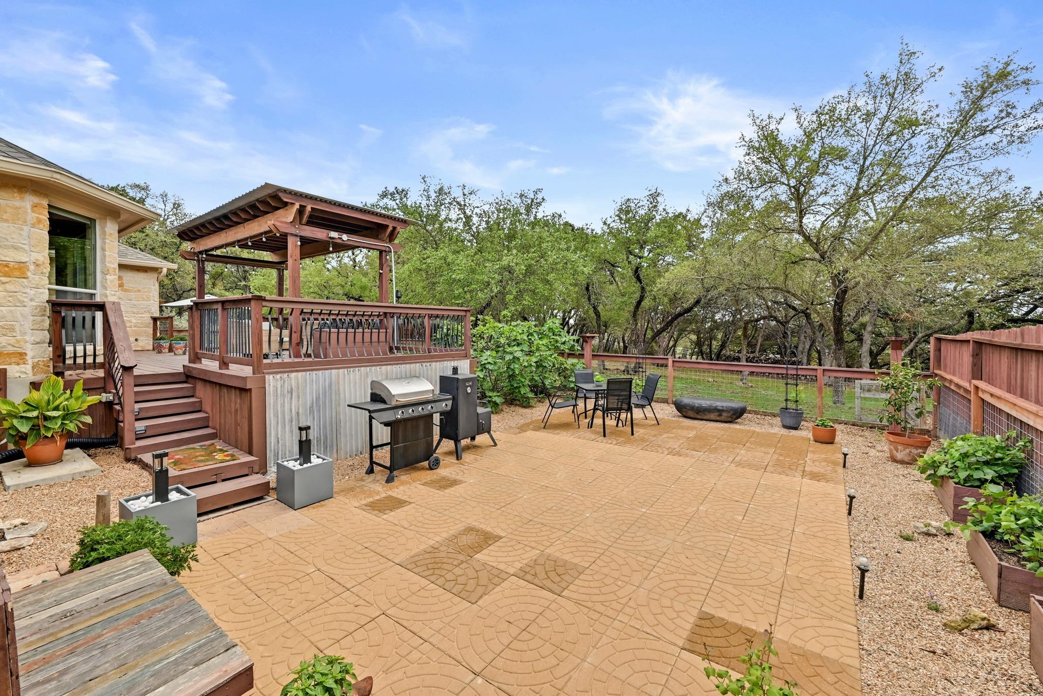 615 Mountain Crest Dr, Wimberley, TX 78676