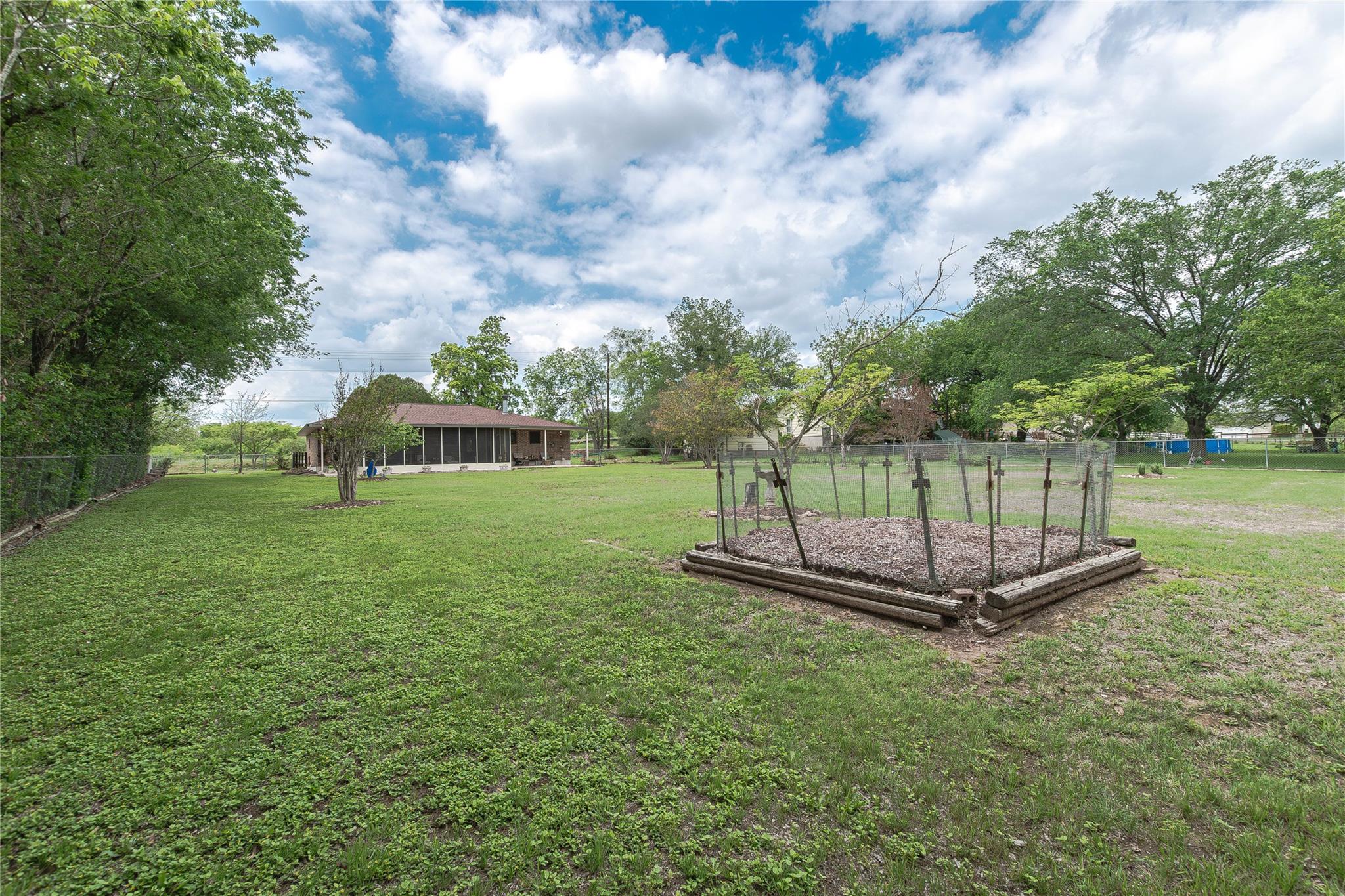 12805 Bob Johnson Ln, Manchaca, TX 78652