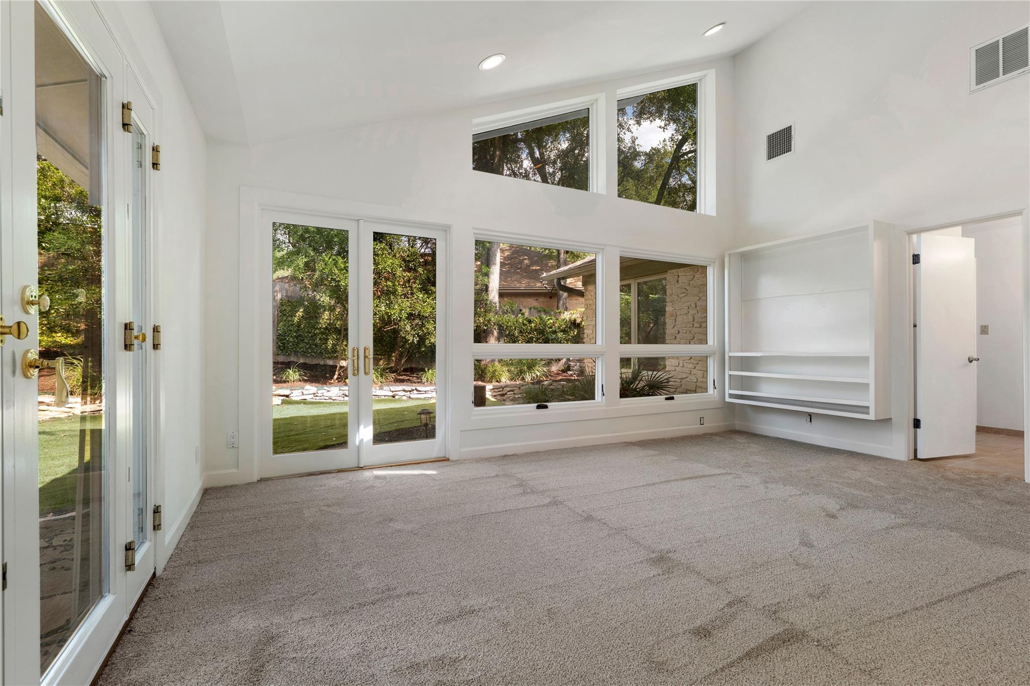 2112 Wychwood Dr, Austin, TX 78746