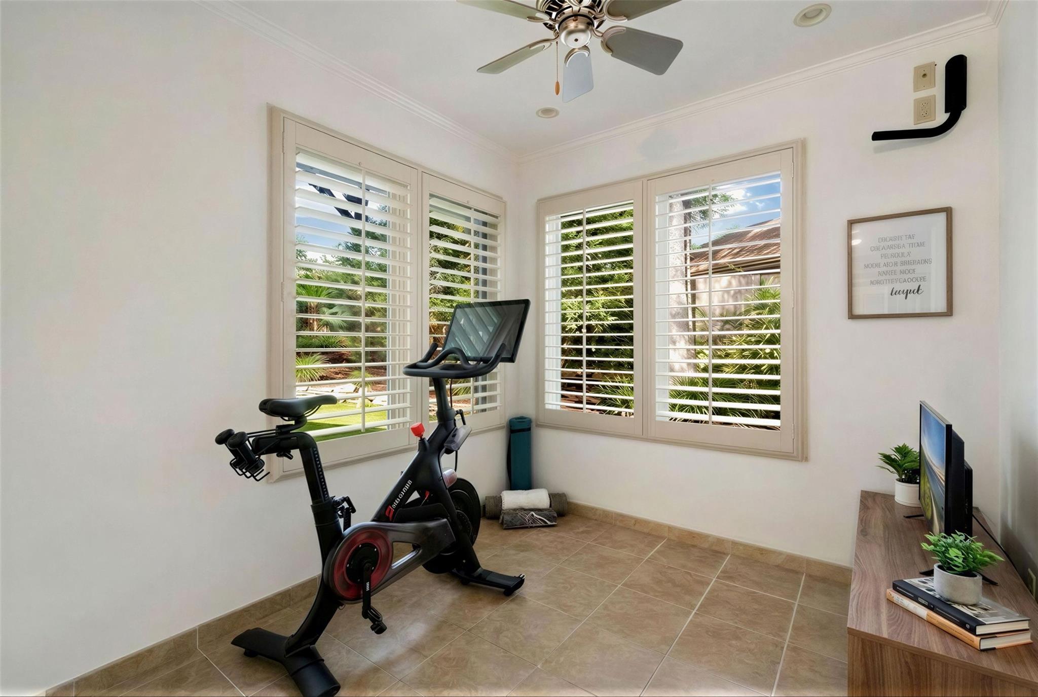 2112 Wychwood Dr, Austin, TX 78746