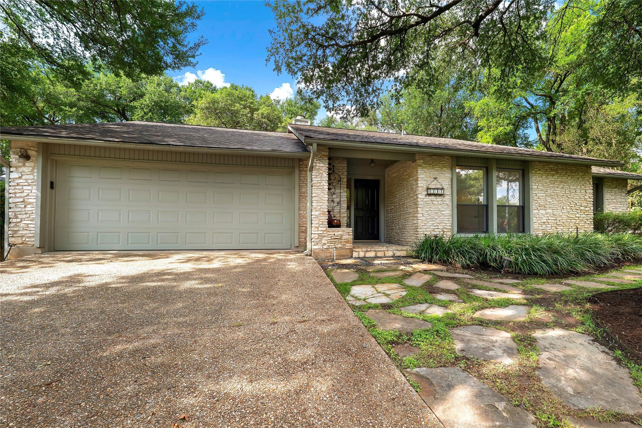 2112 Wychwood Dr, Austin, TX 78746