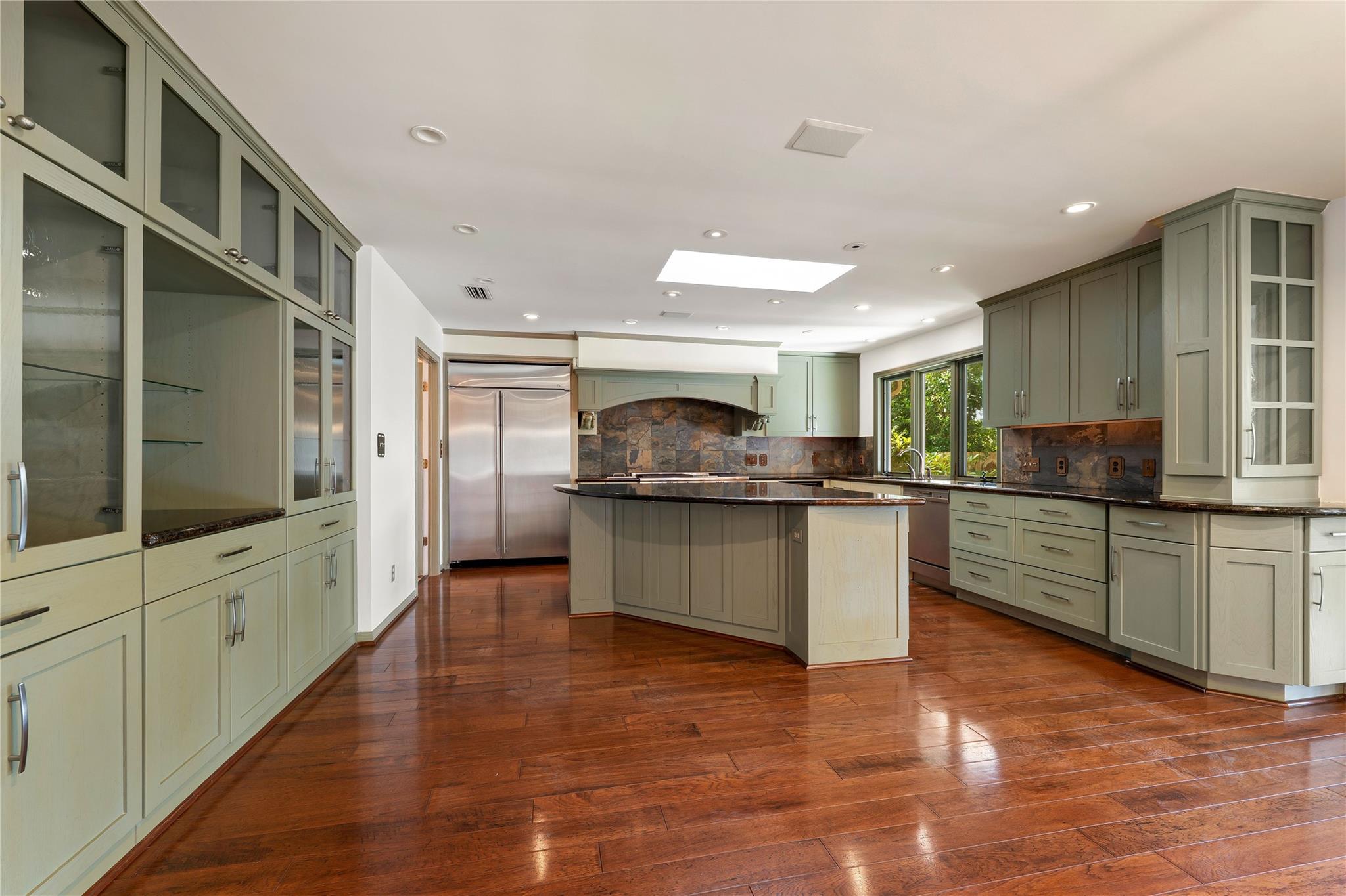 2112 Wychwood Dr, Austin, TX 78746